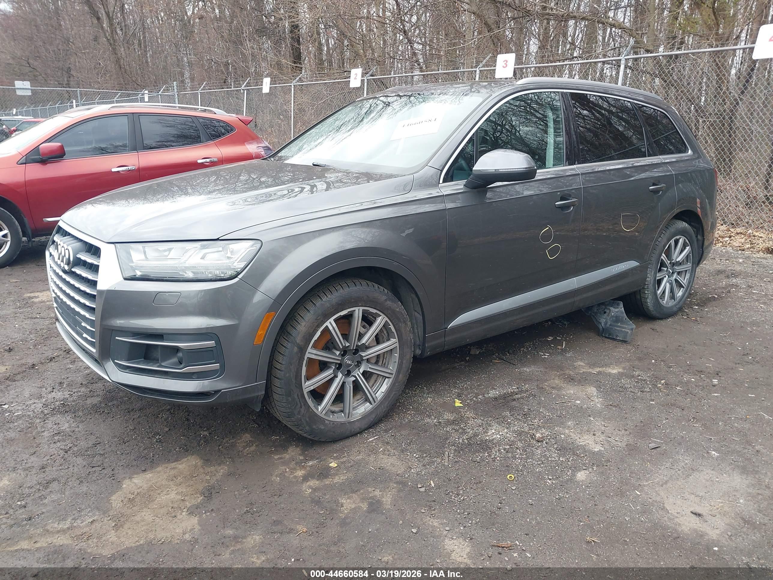 AUDI Q7 image 2