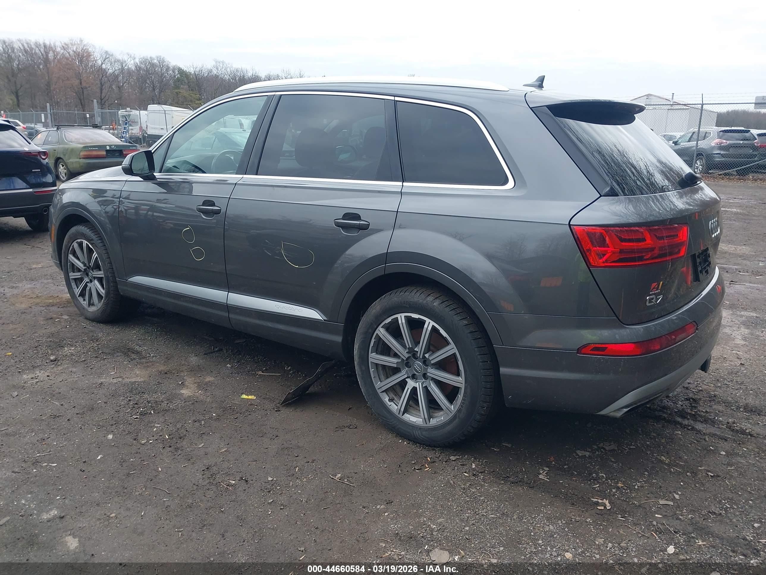 AUDI Q7 image 3