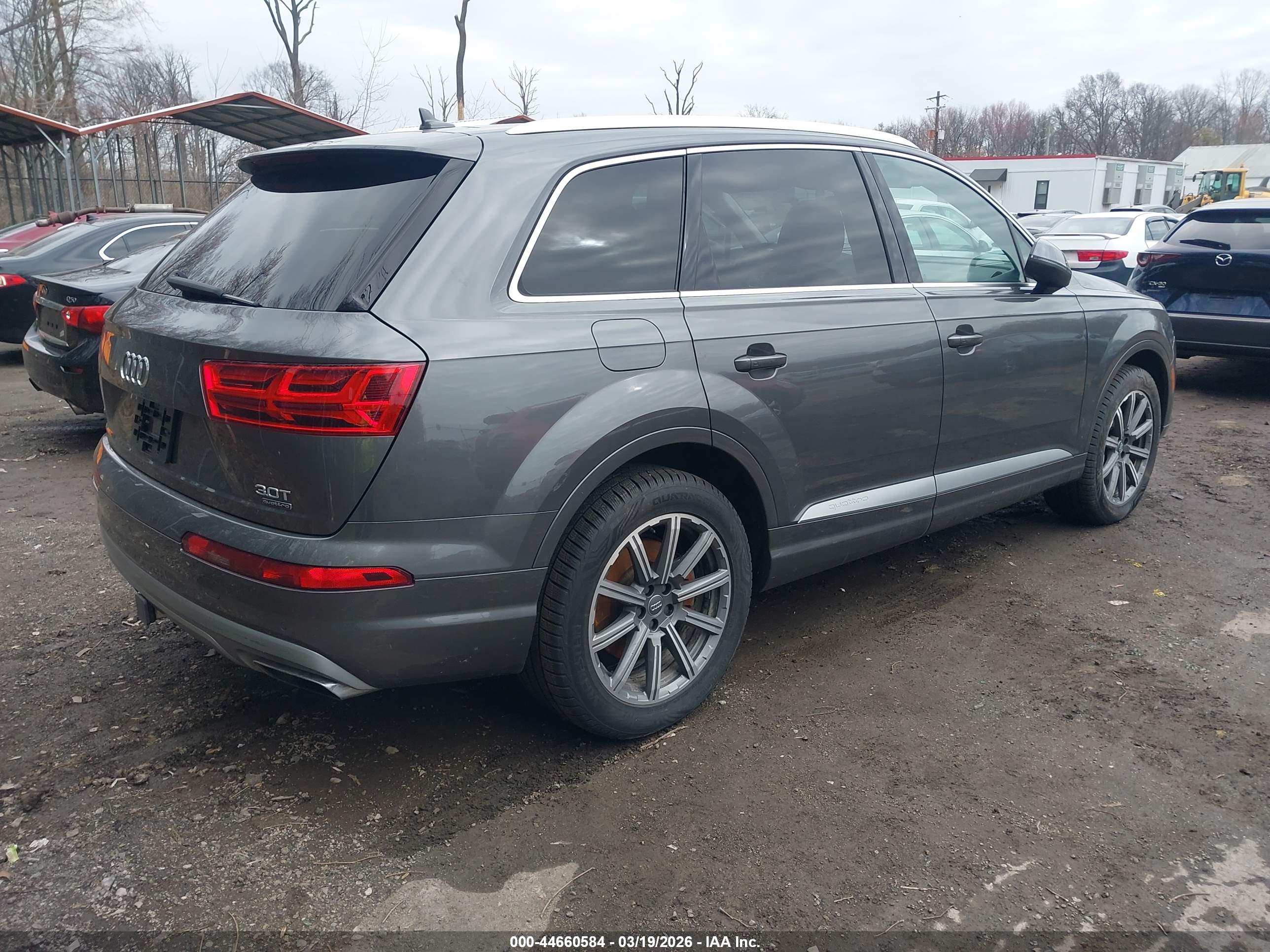 AUDI Q7 image 4
