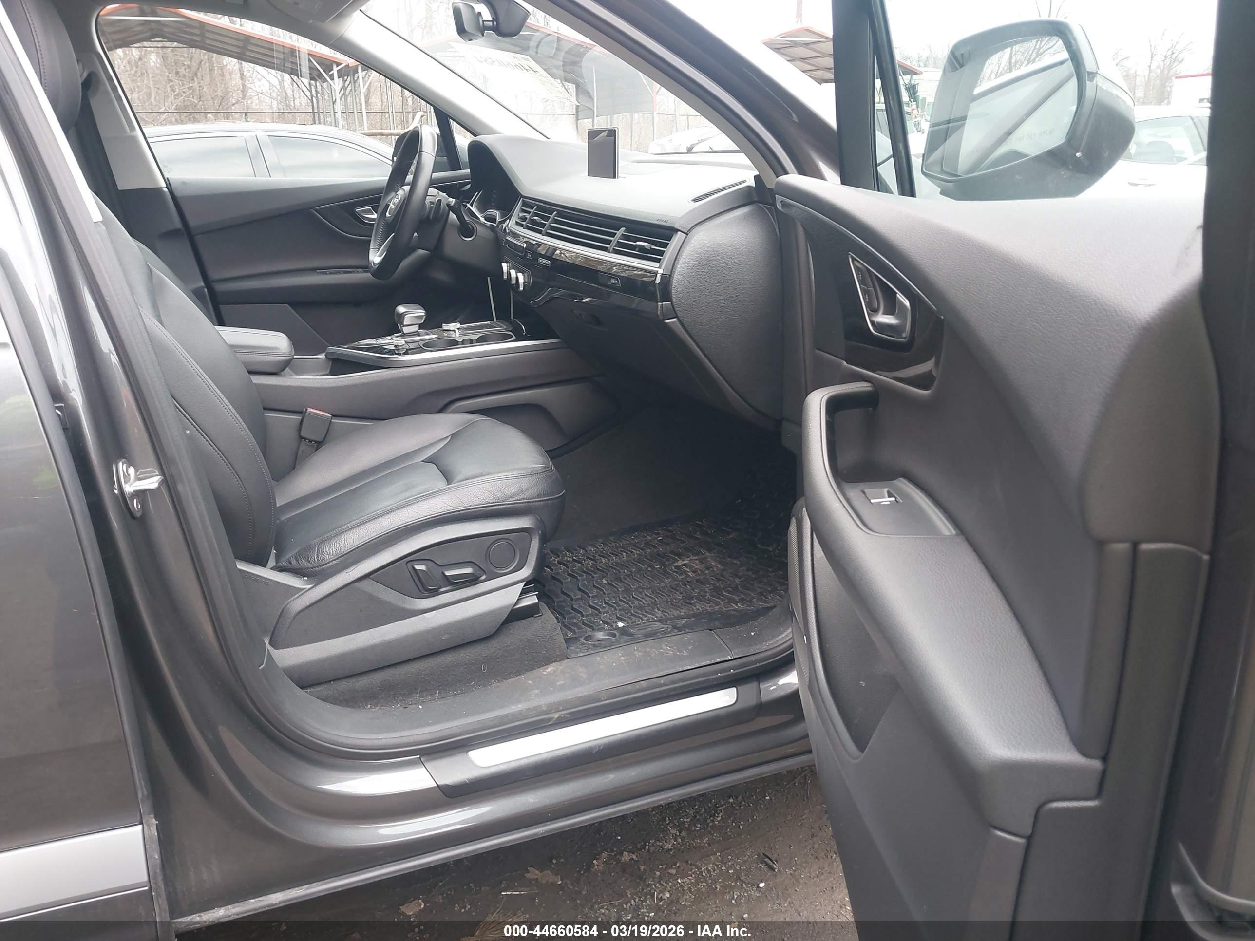 AUDI Q7 image 5