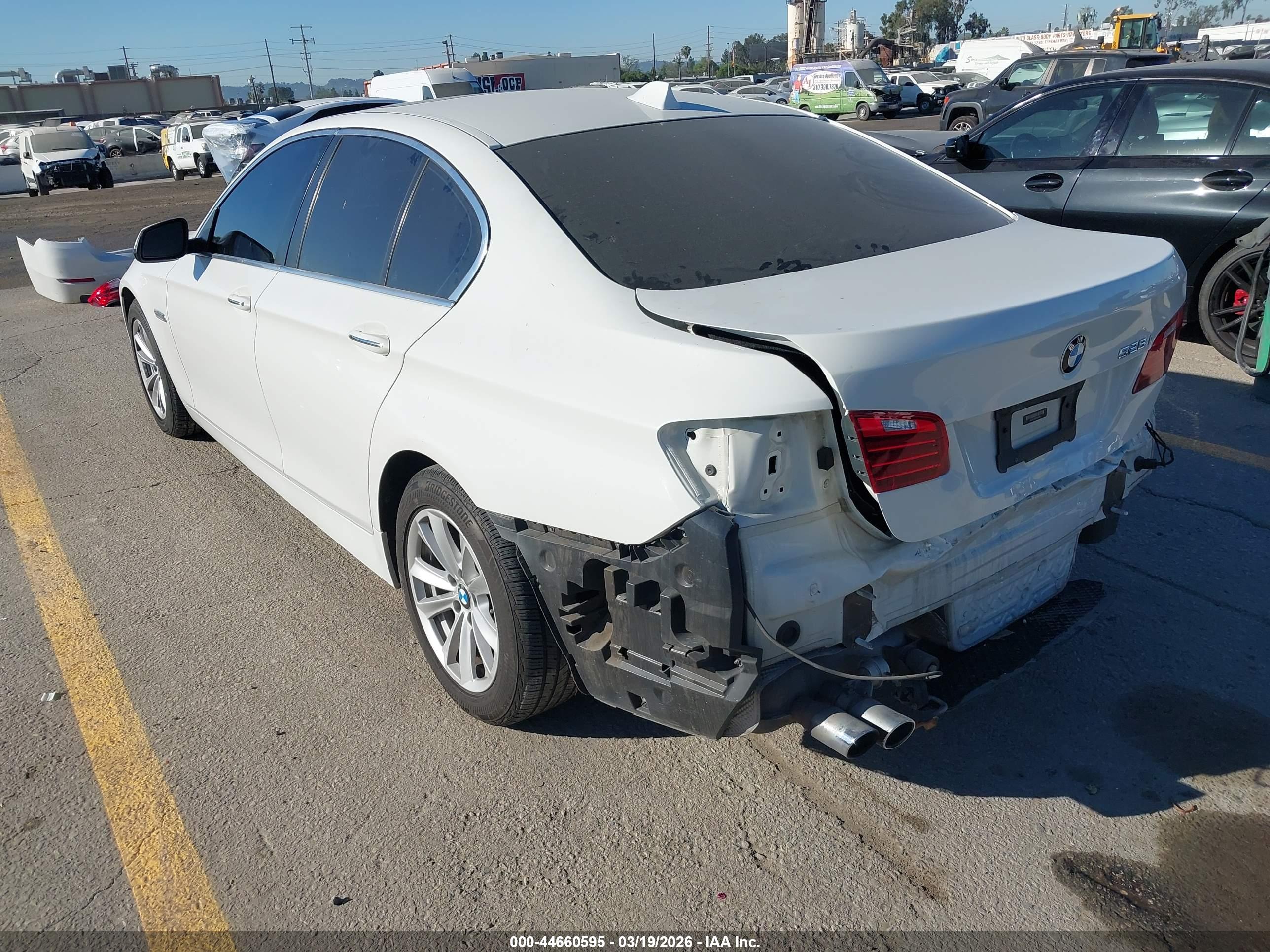 BMW 528I image 3