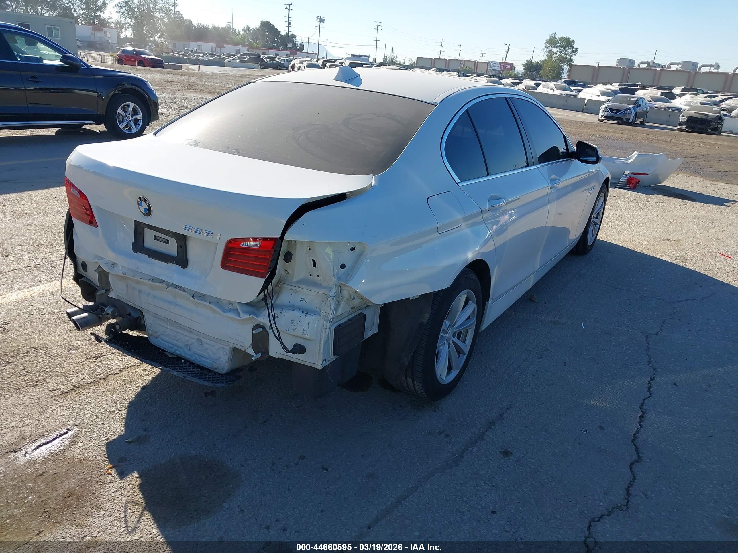 BMW 528I image 4