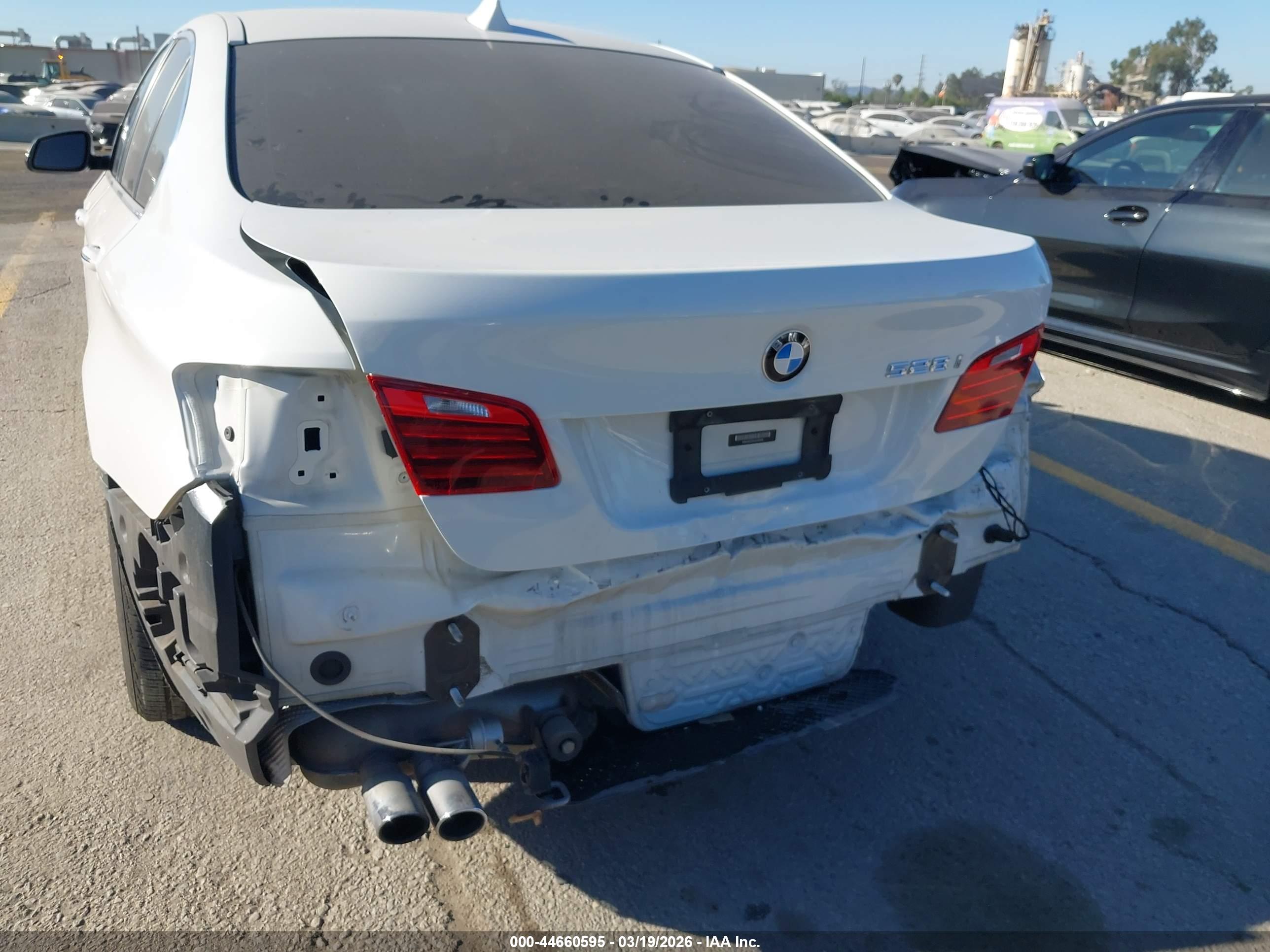 BMW 528I image 6
