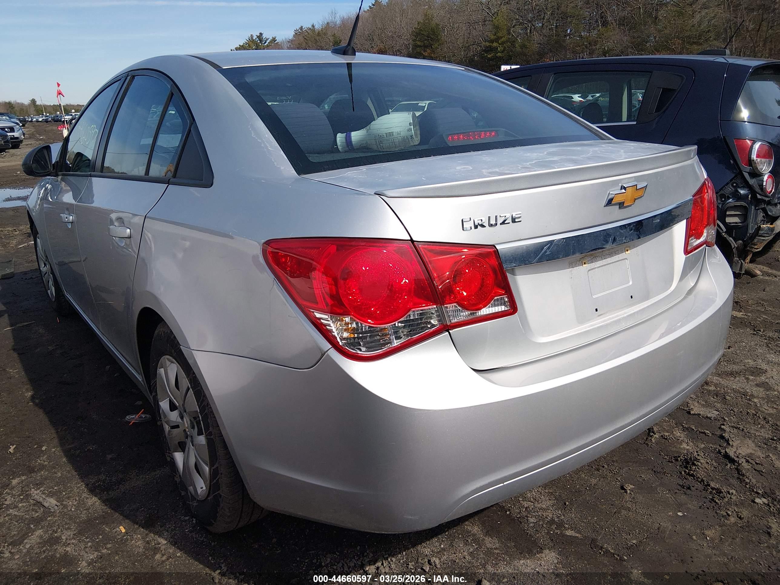 CHEVROLET CRUZE image 3