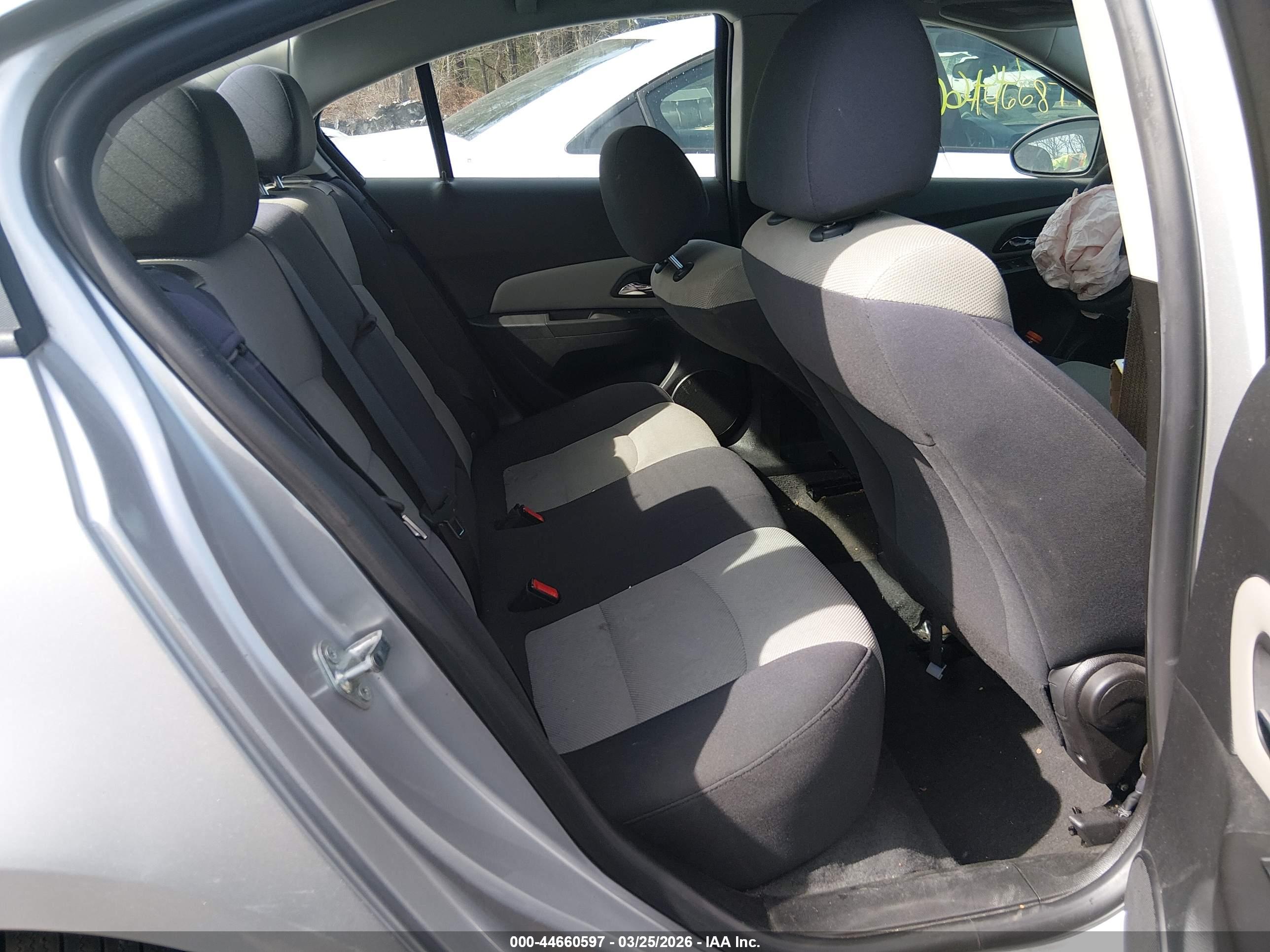 CHEVROLET CRUZE image 8