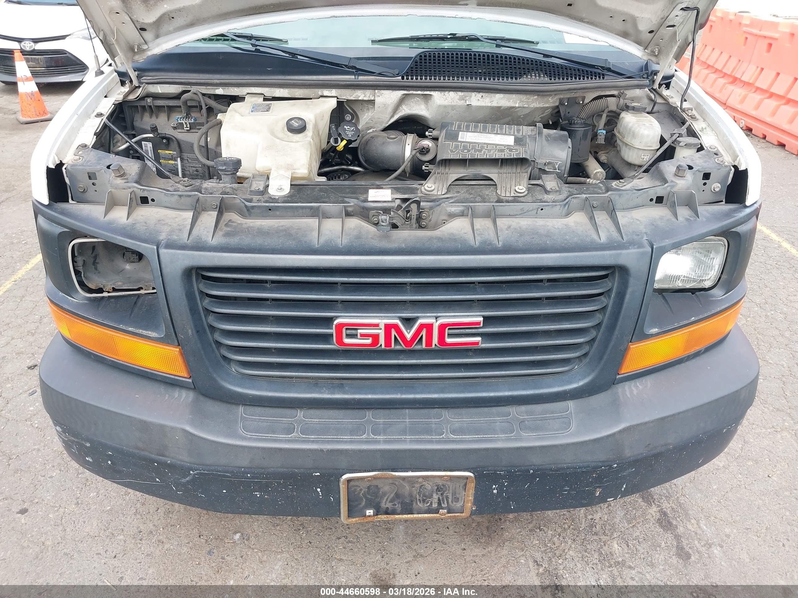 GMC SAVANA image 10
