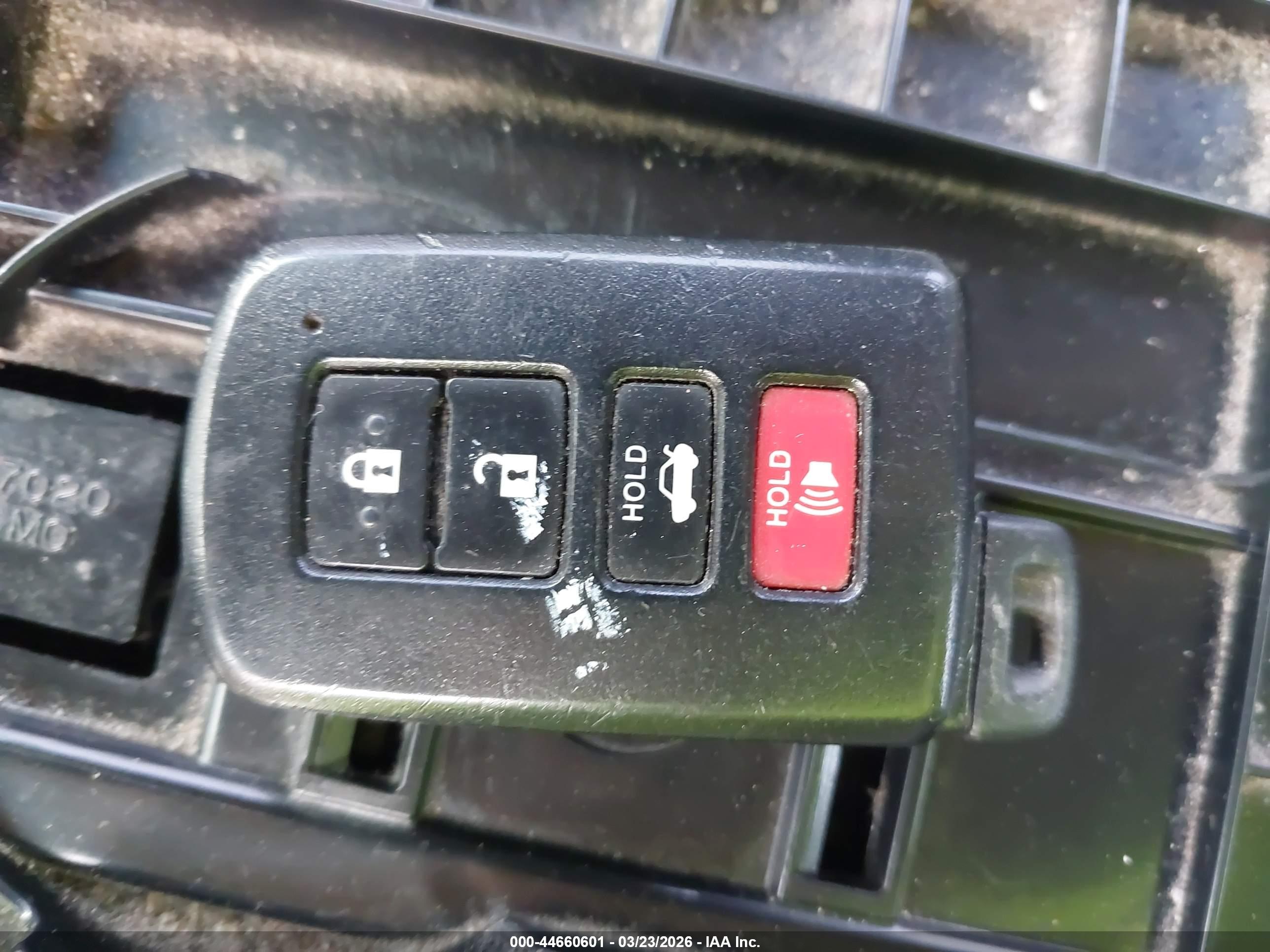 TOYOTA AVALON image 11