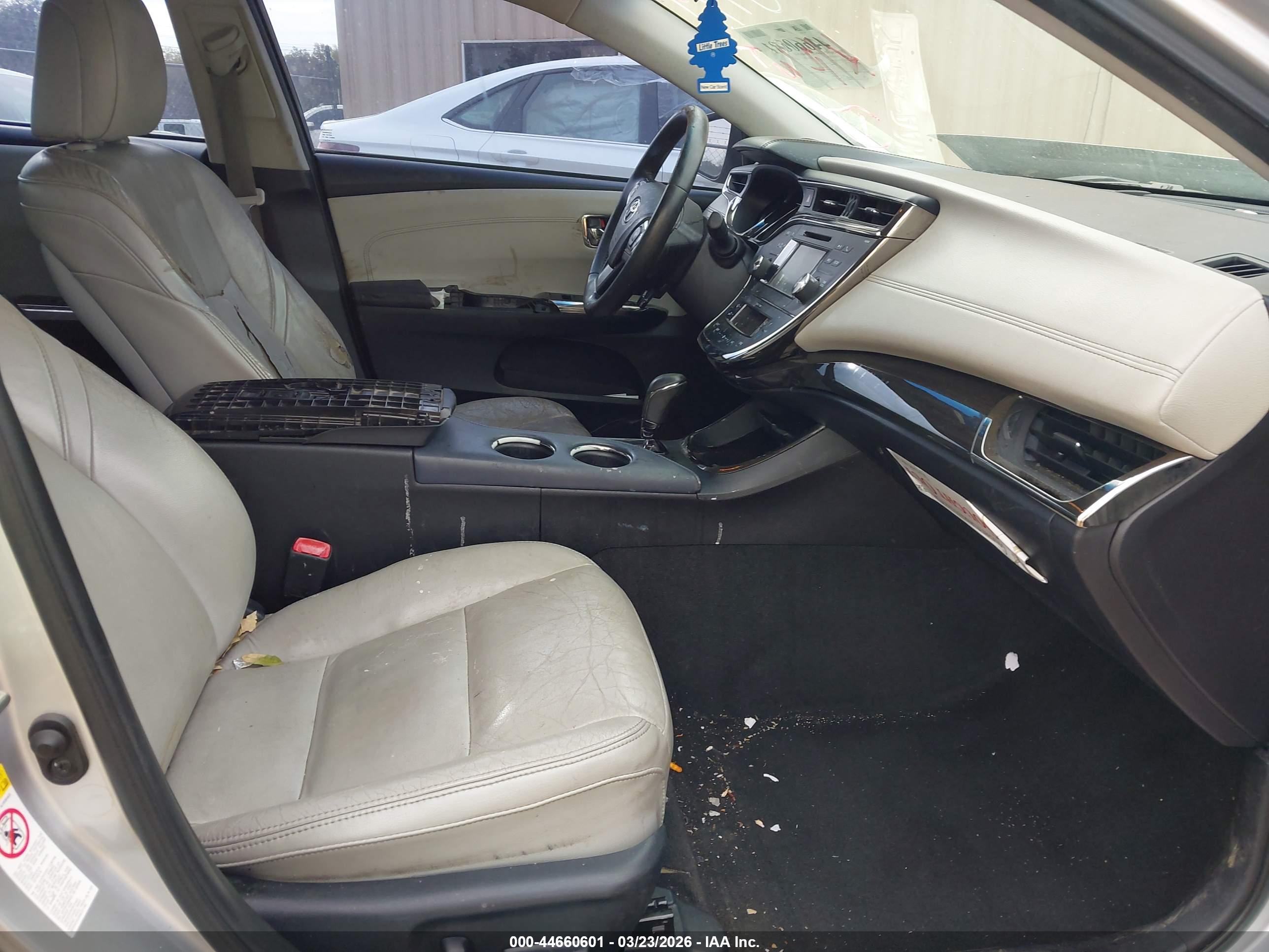 TOYOTA AVALON image 5