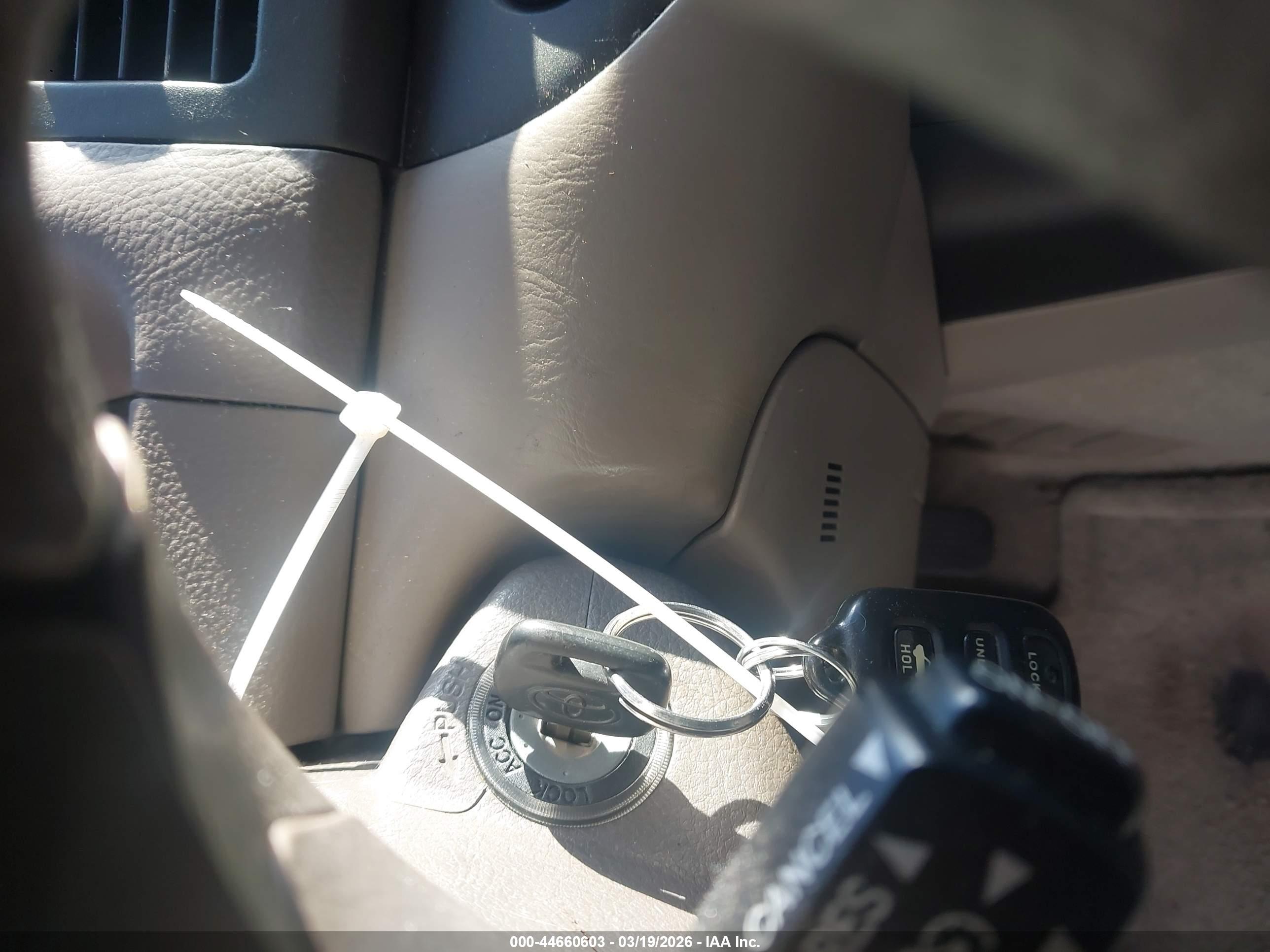 TOYOTA CAMRY image 11