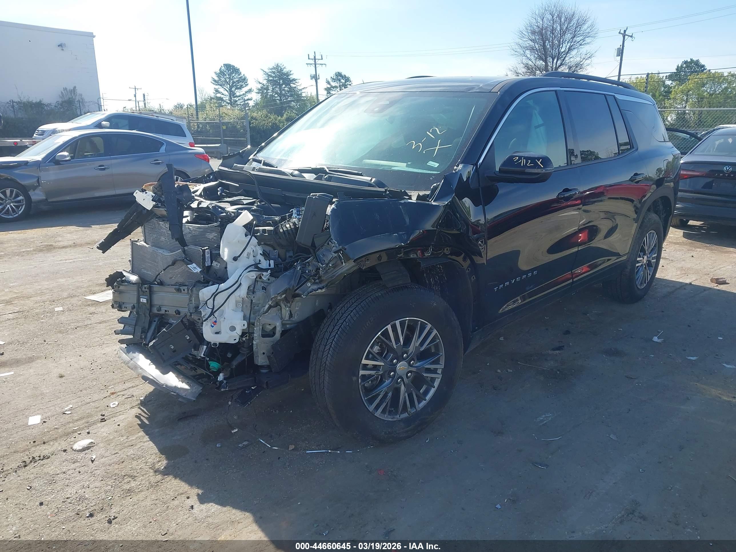CHEVROLET TRAVERSE image 2