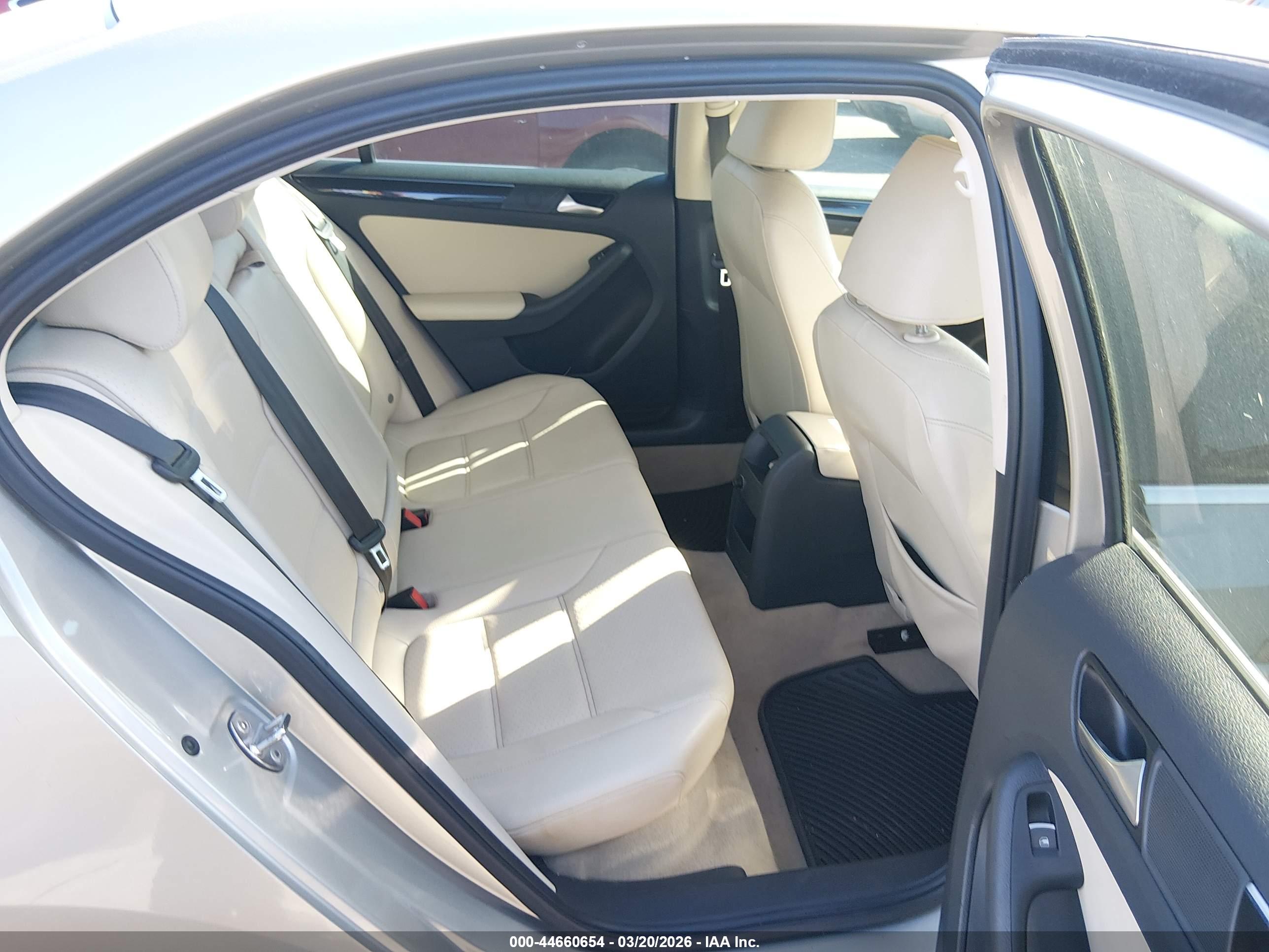 VOLKSWAGEN JETTA image 8