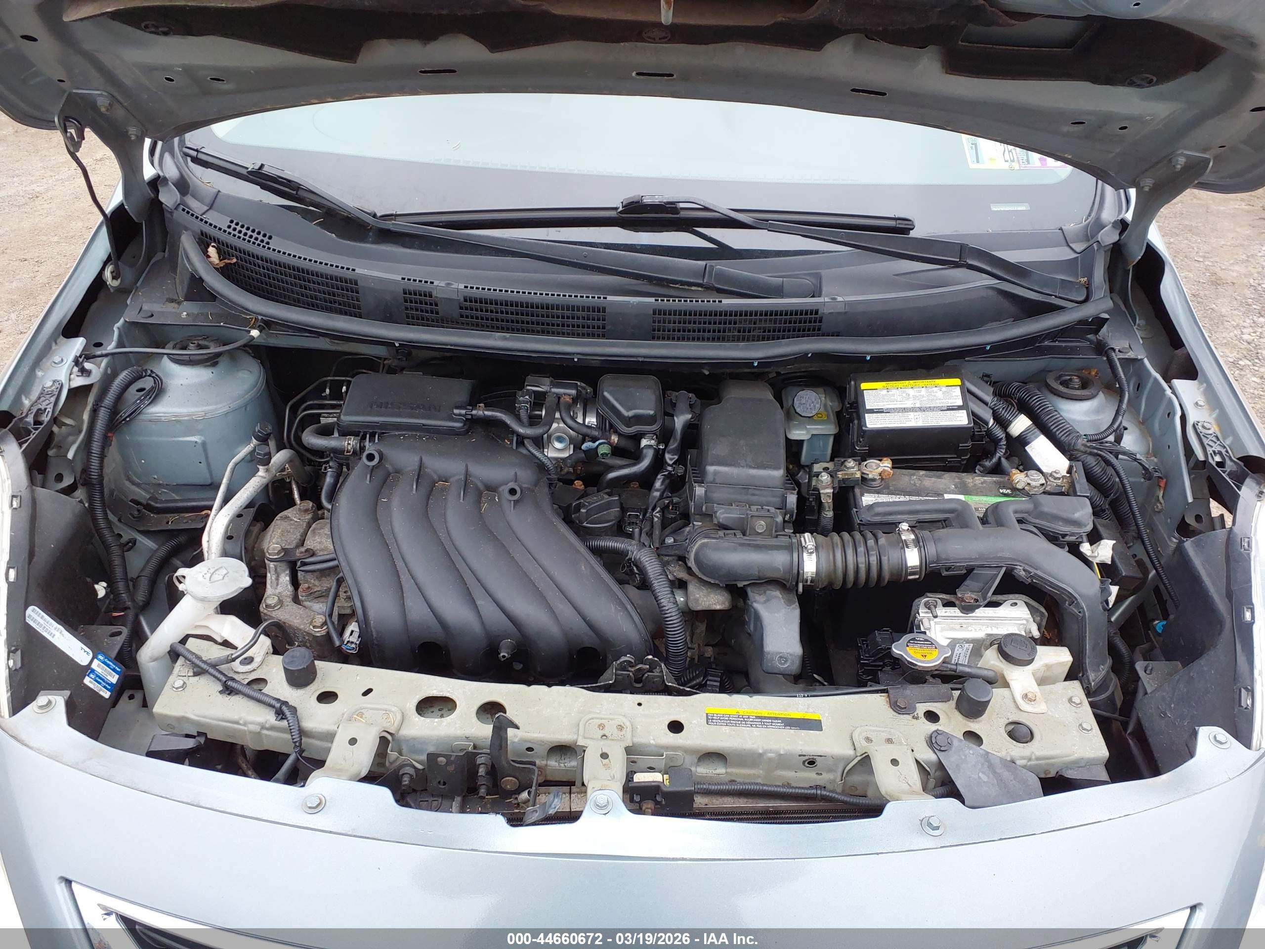 NISSAN VERSA image 10