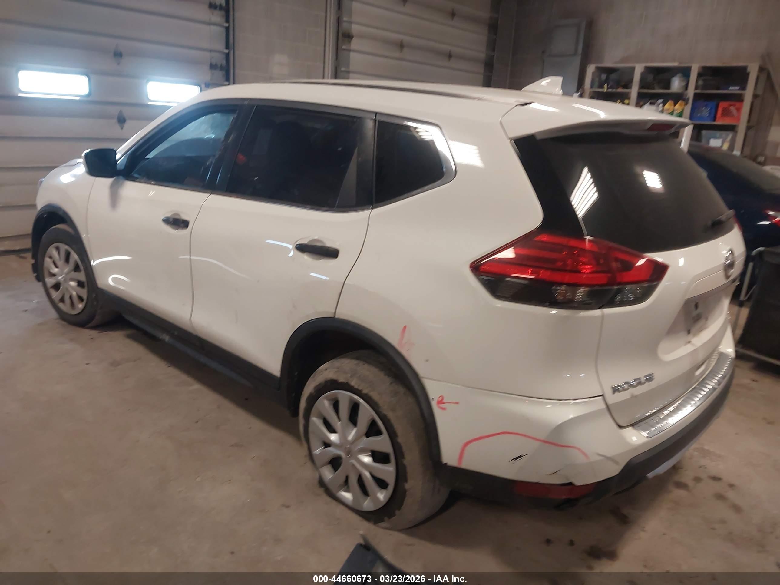 NISSAN ROGUE image 3