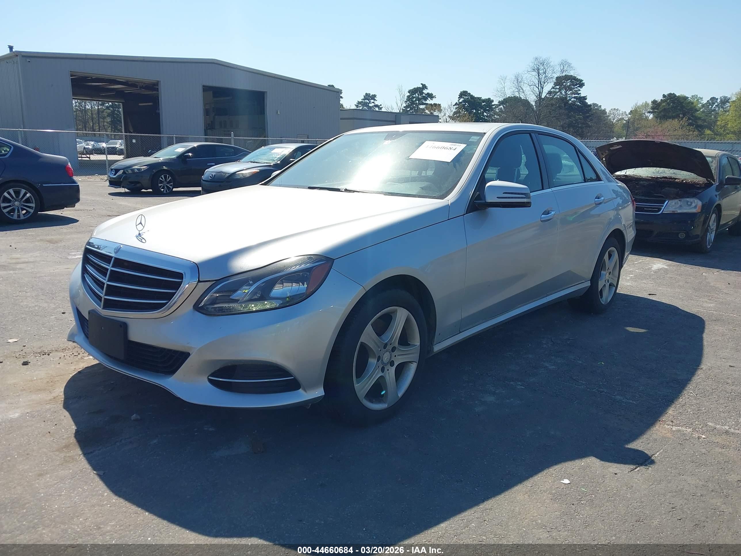 MERCEDES-BENZ E image 2