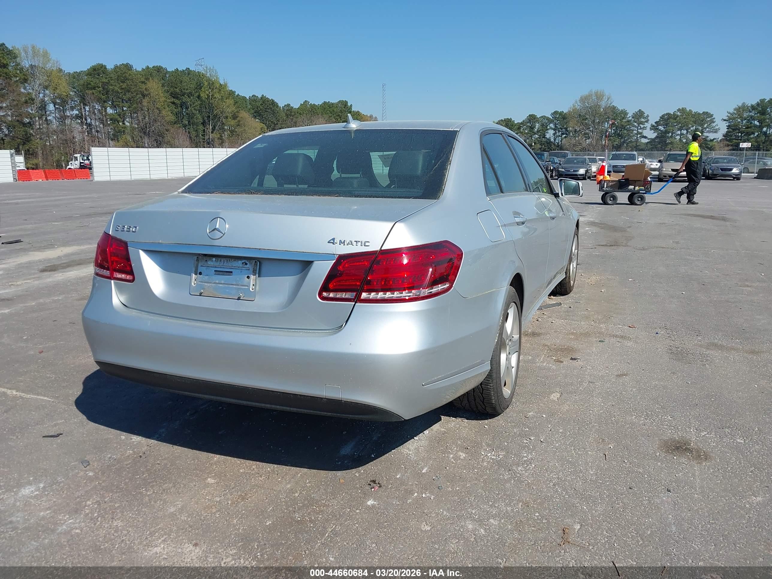 MERCEDES-BENZ E image 4