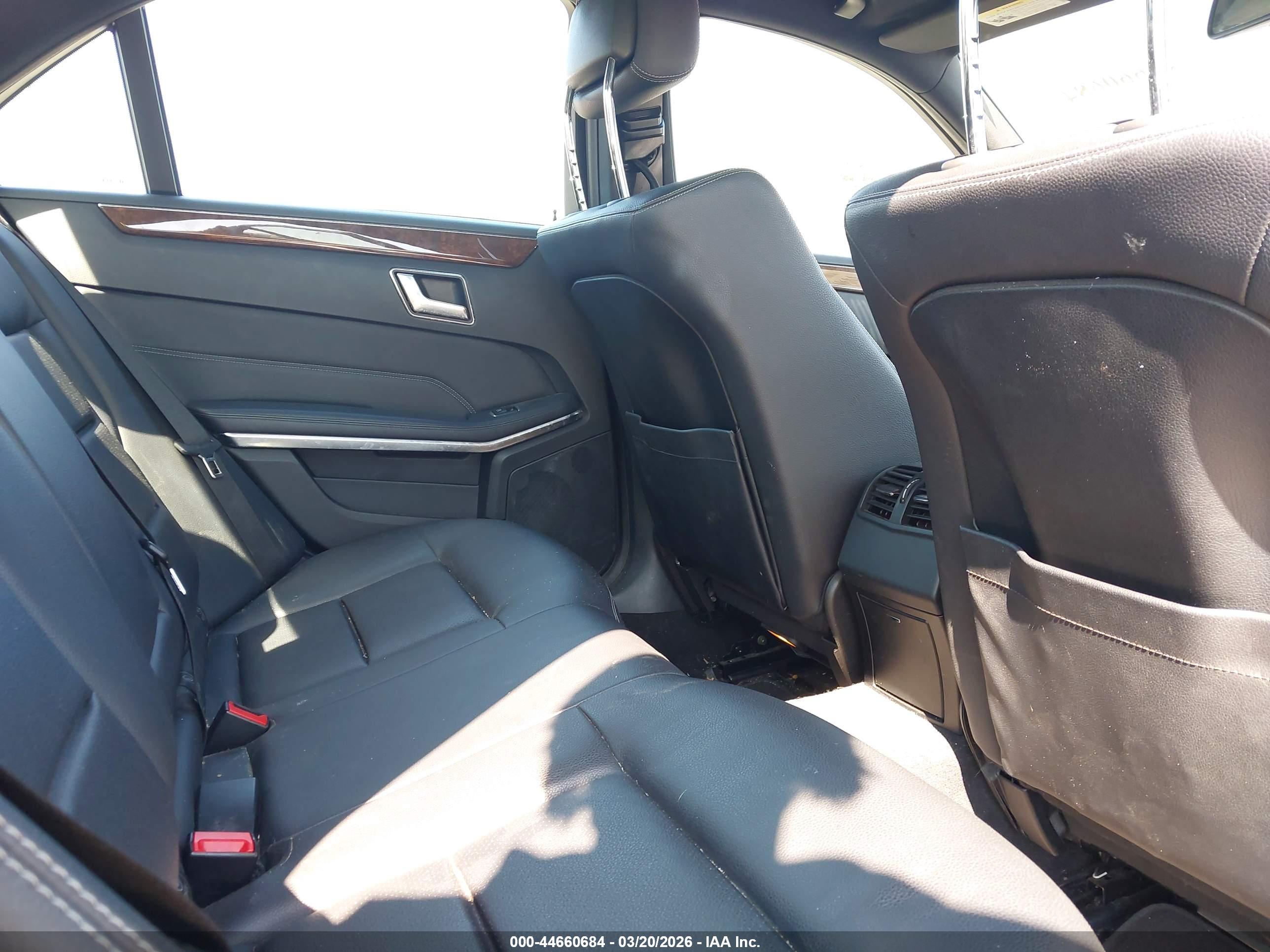 MERCEDES-BENZ E image 8