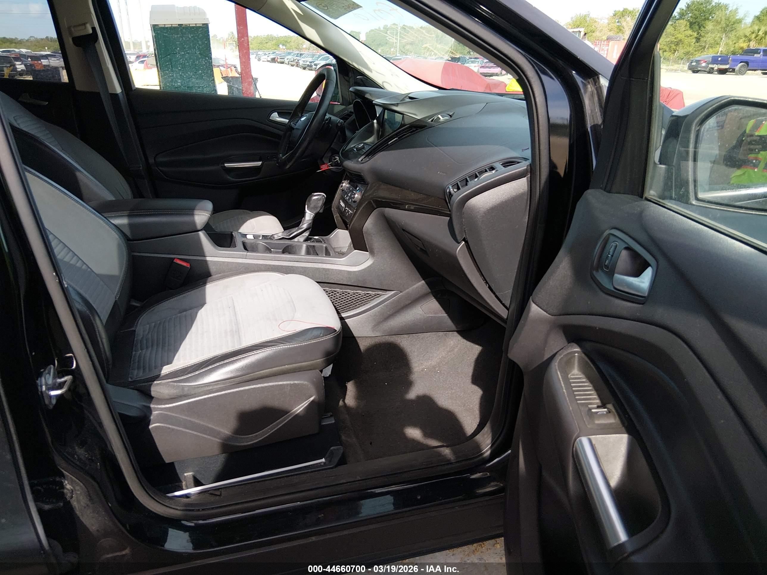 FORD ESCAPE image 5