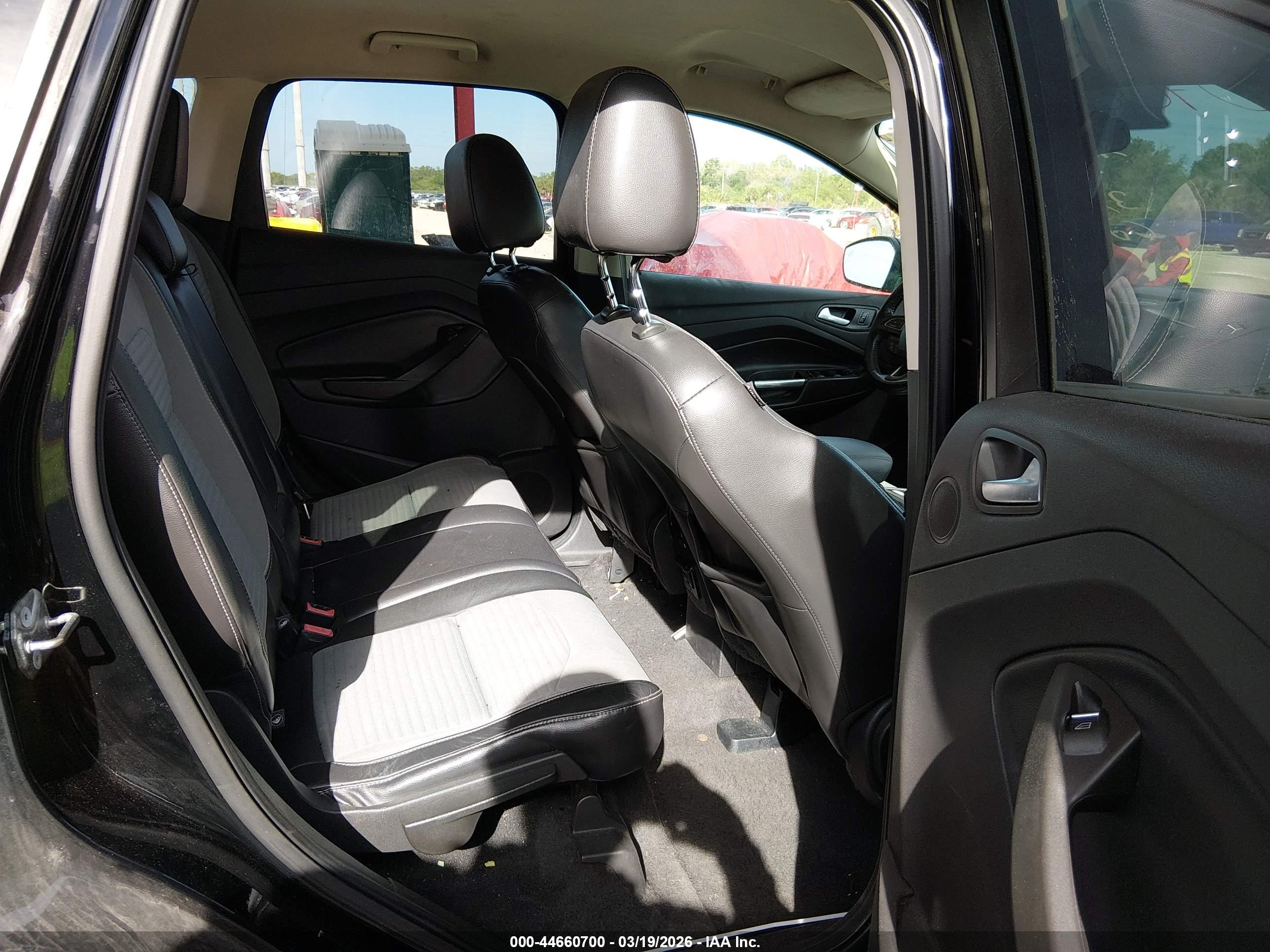 FORD ESCAPE image 8