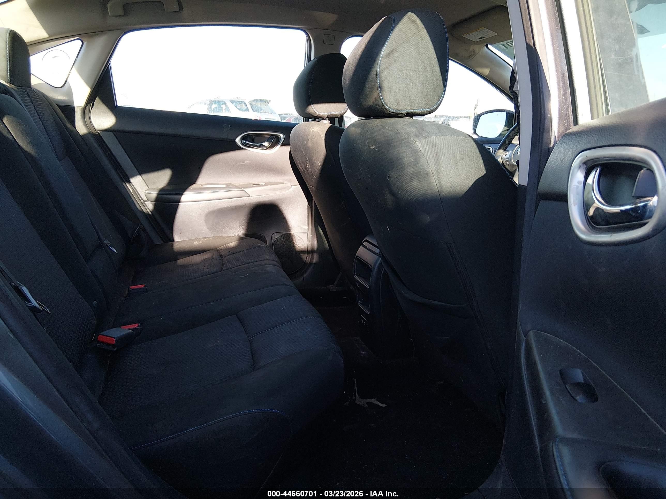 NISSAN SENTRA image 8