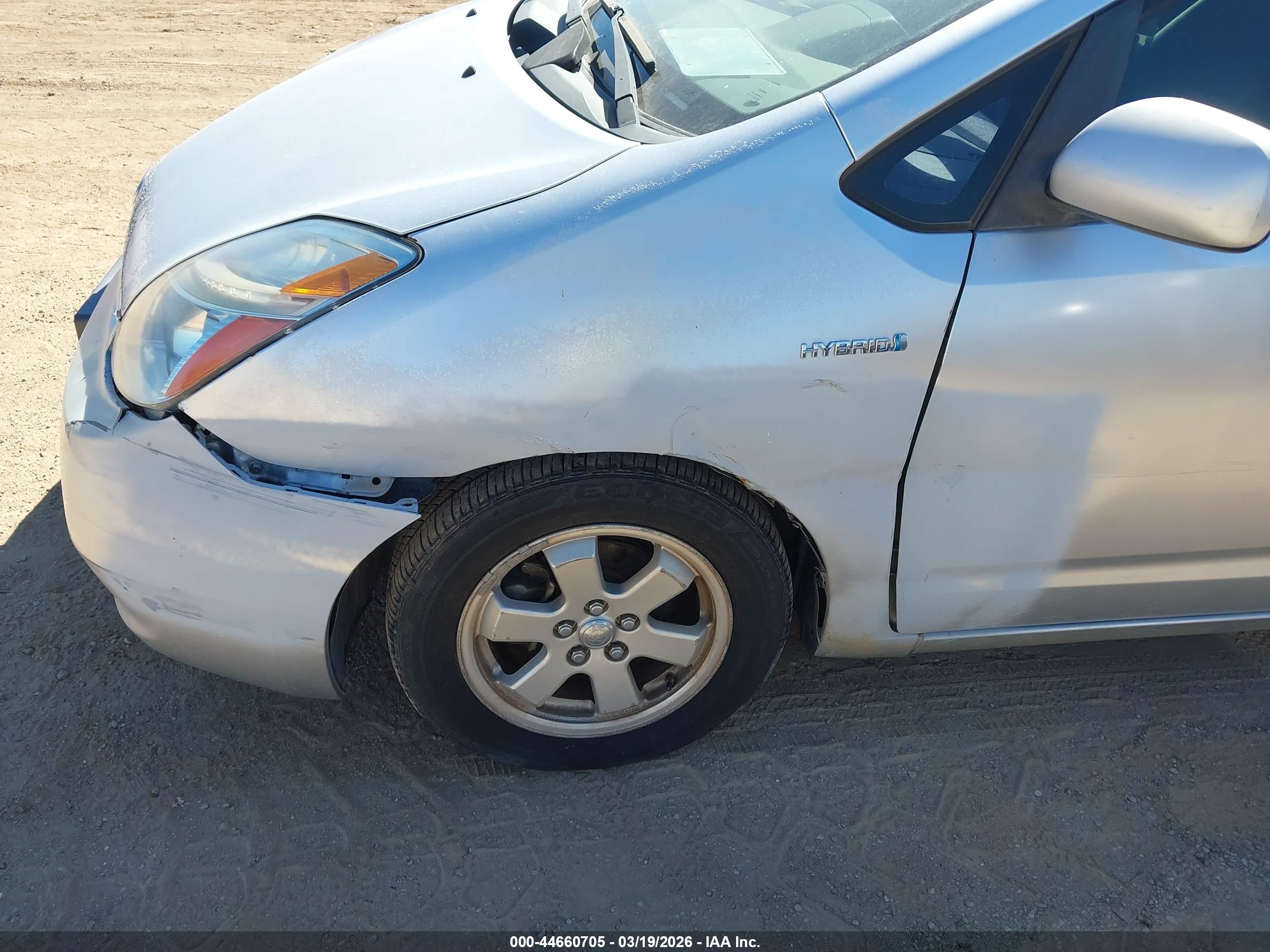 TOYOTA PRIUS image 6