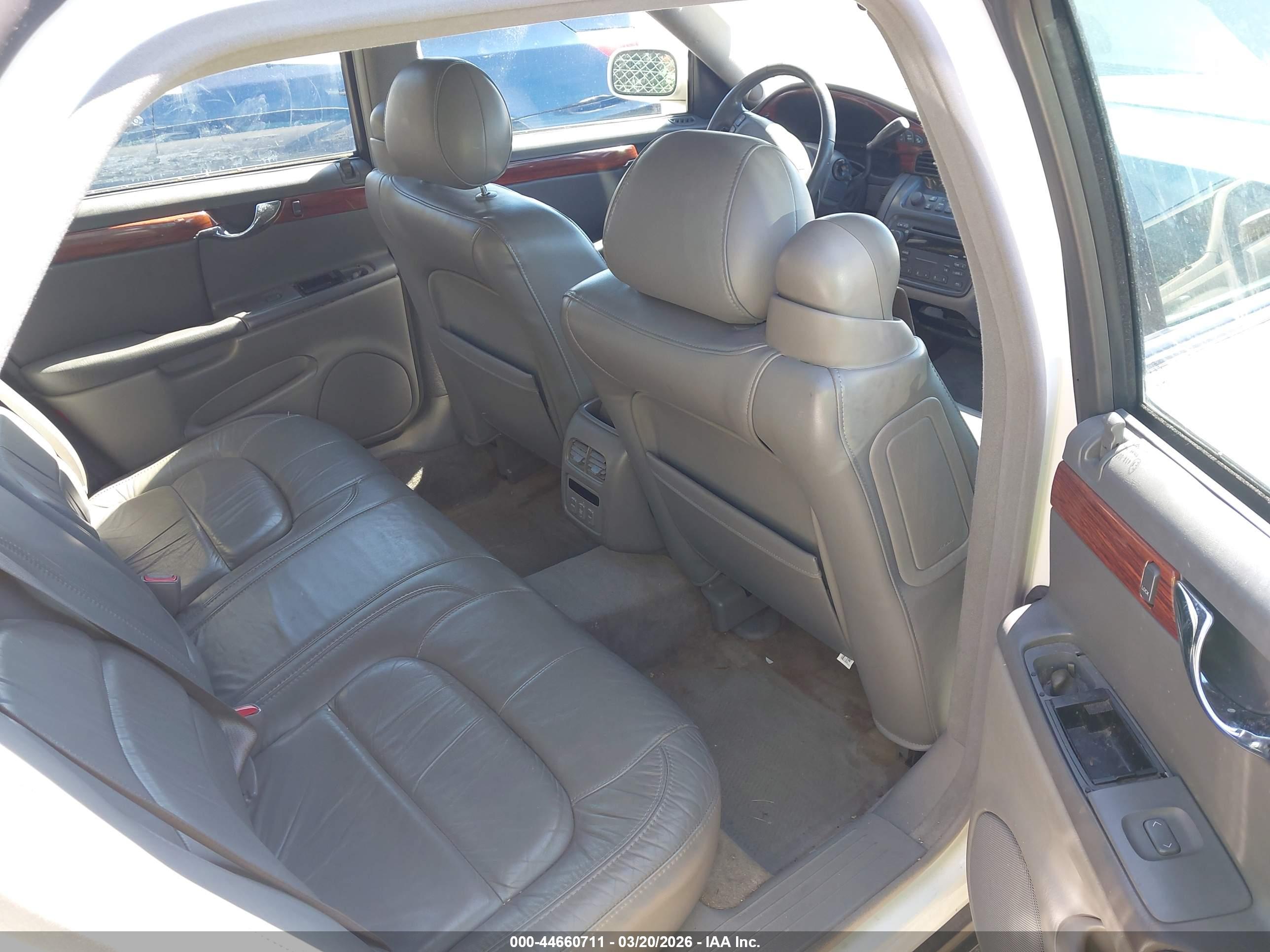 CADILLAC DEVILLE image 8