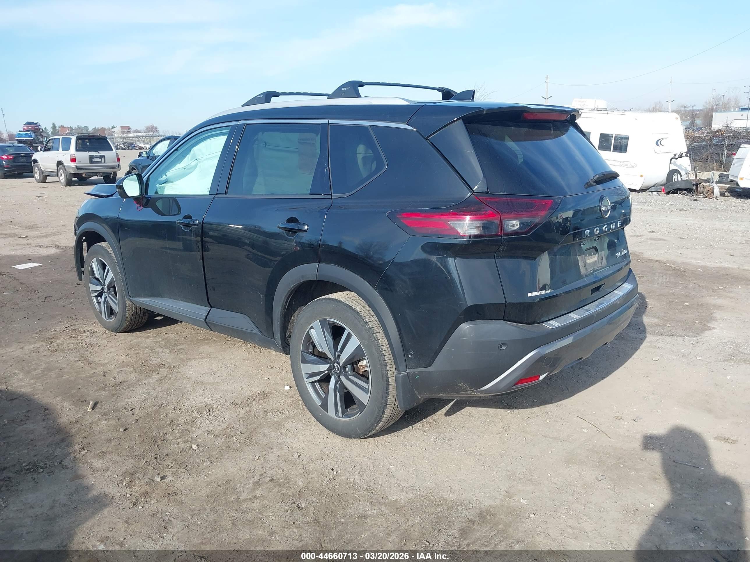 NISSAN ROGUE image 3
