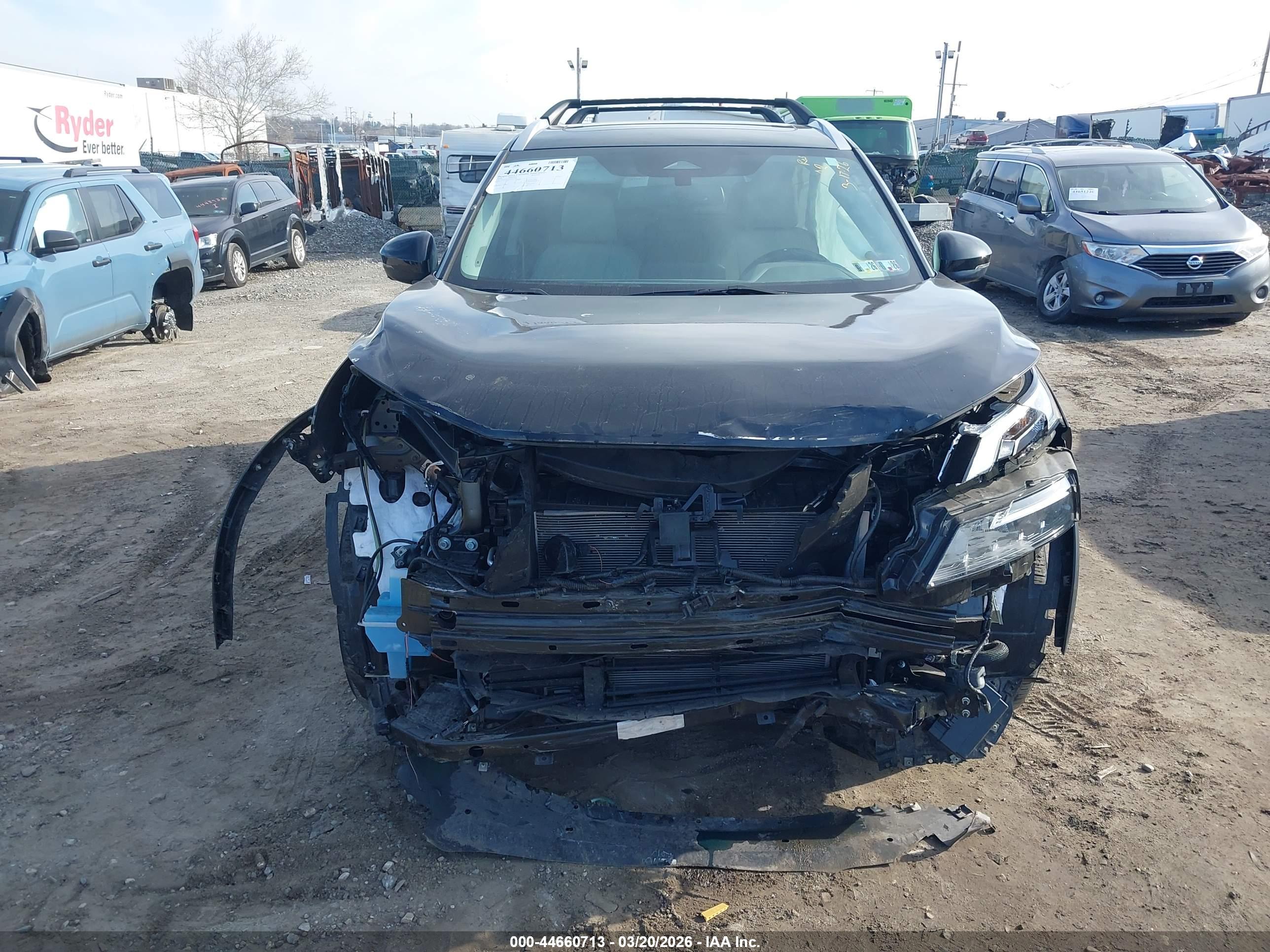 NISSAN ROGUE image 6
