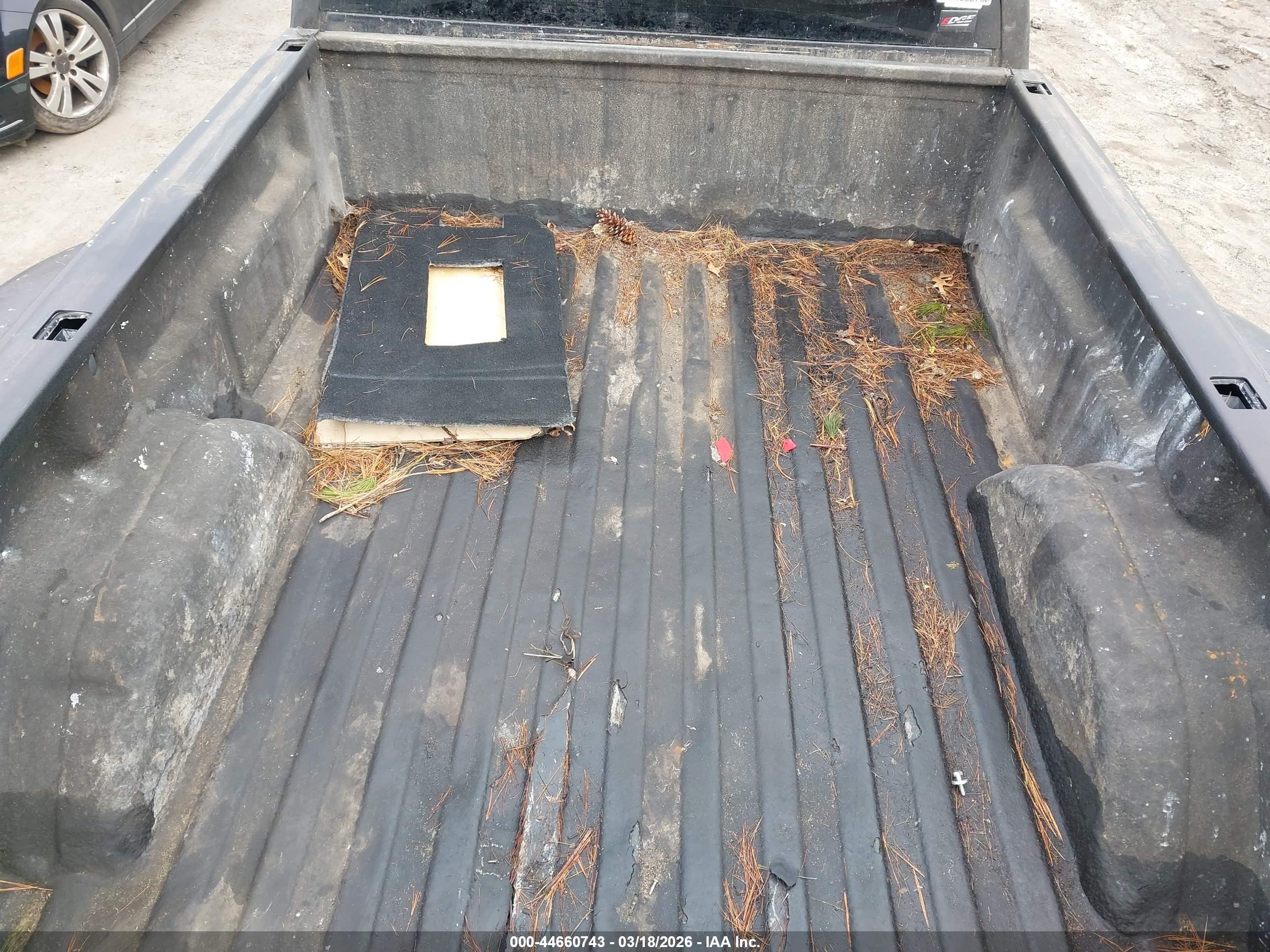 CHEVROLET SILVERADO image 7
