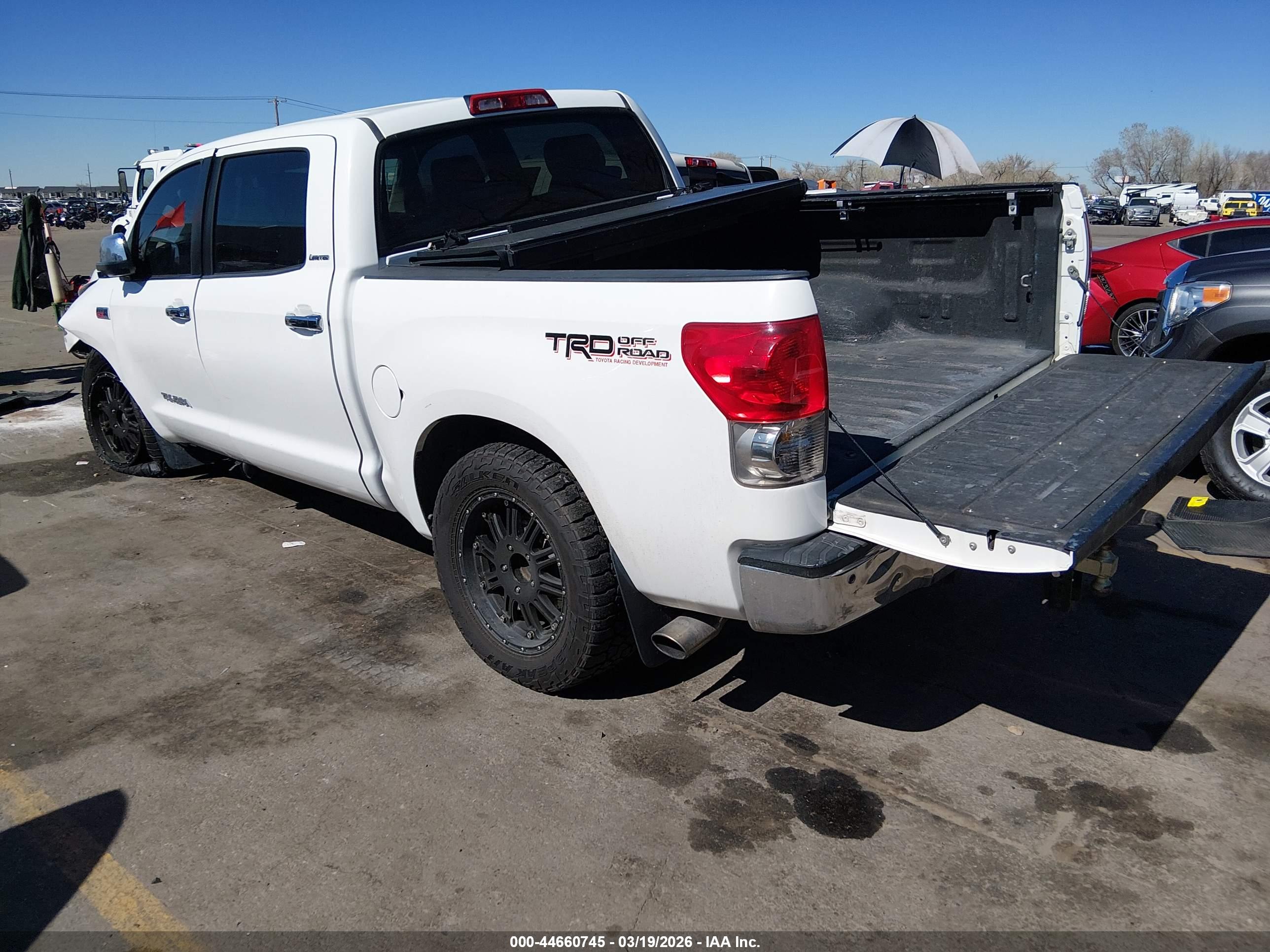 TOYOTA TUNDRA image 3