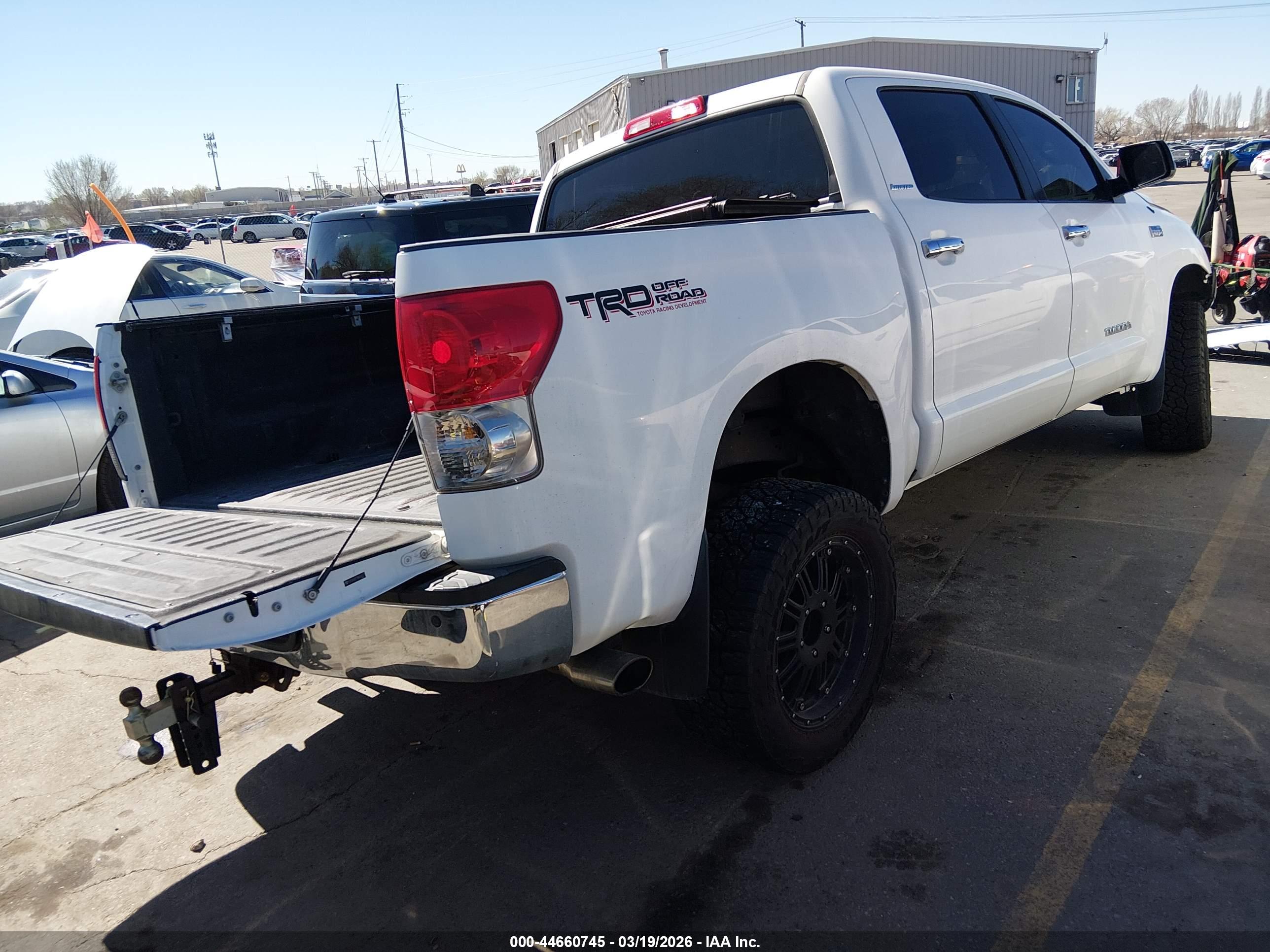 TOYOTA TUNDRA image 4