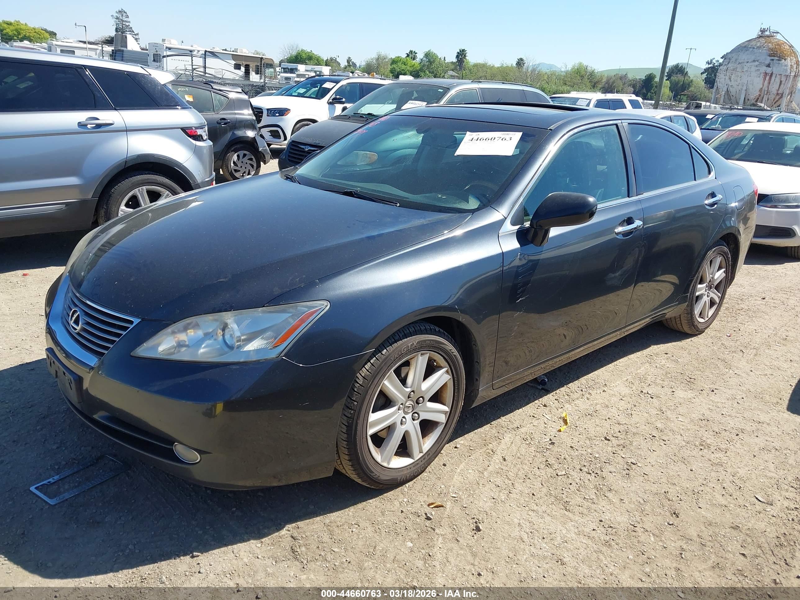 LEXUS ES image 2