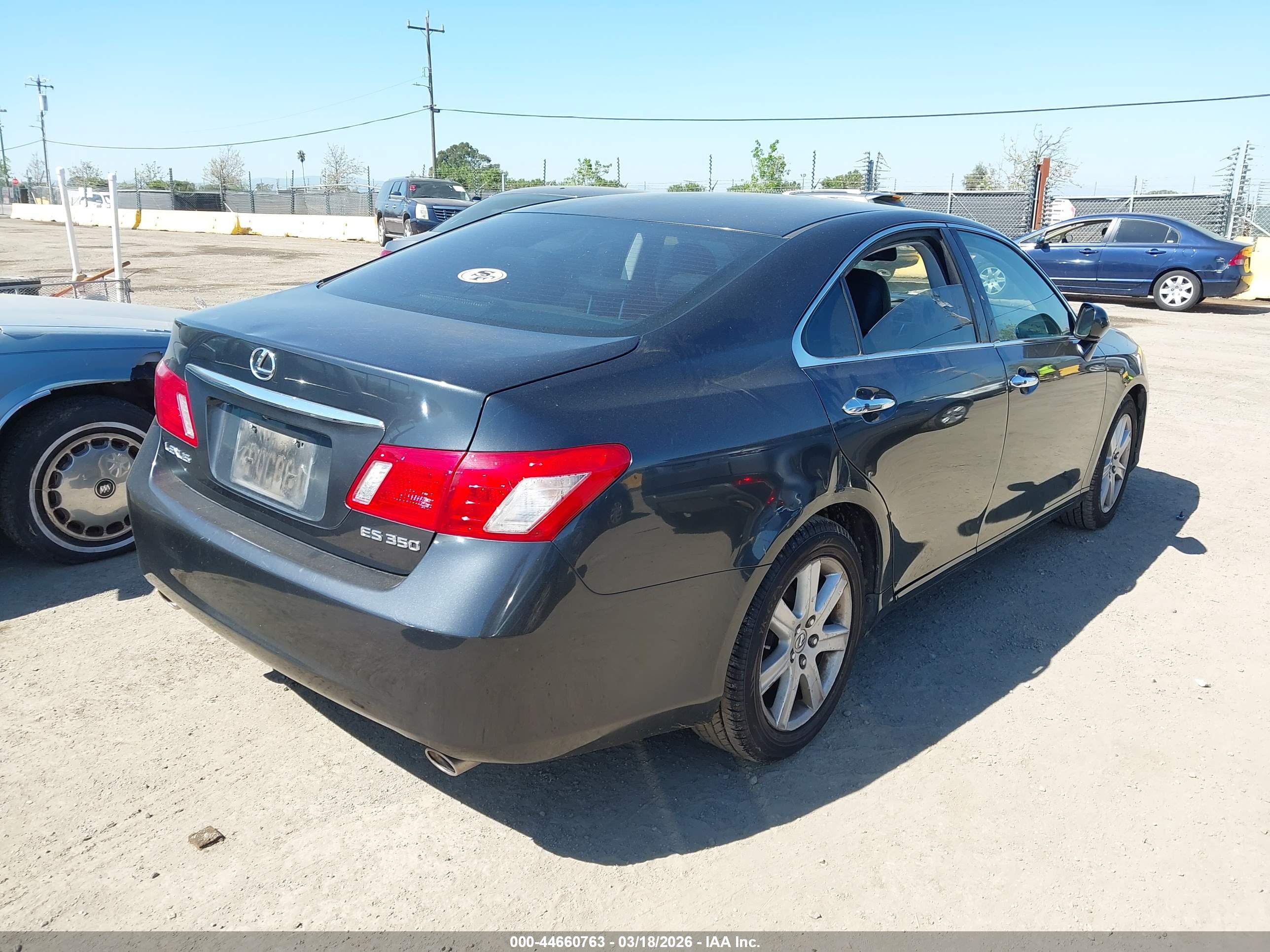 LEXUS ES image 4