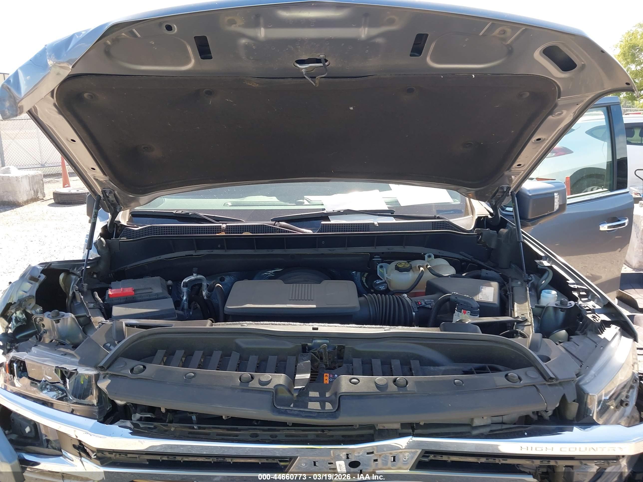 CHEVROLET SILVERADO image 10