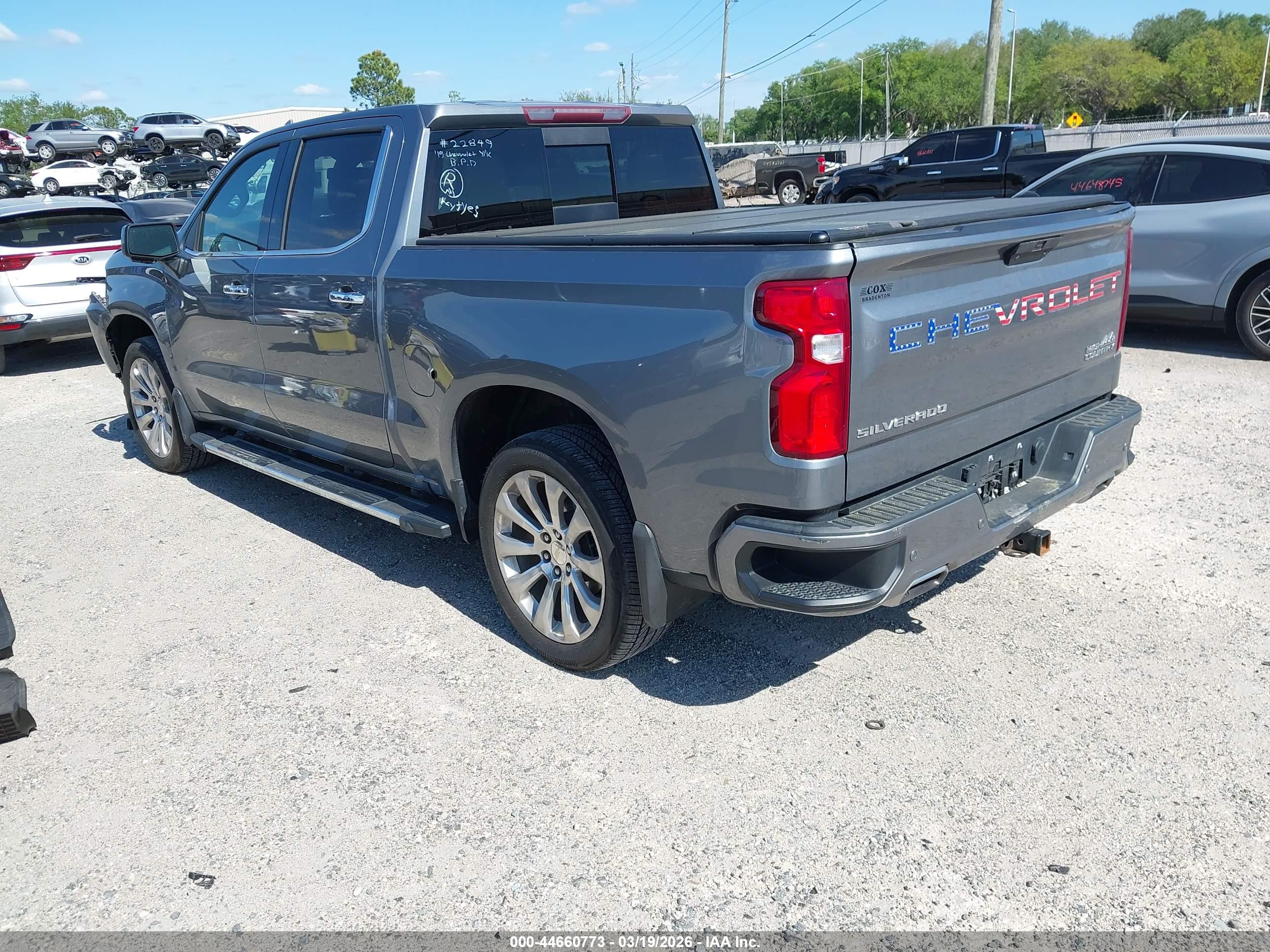 CHEVROLET SILVERADO image 3