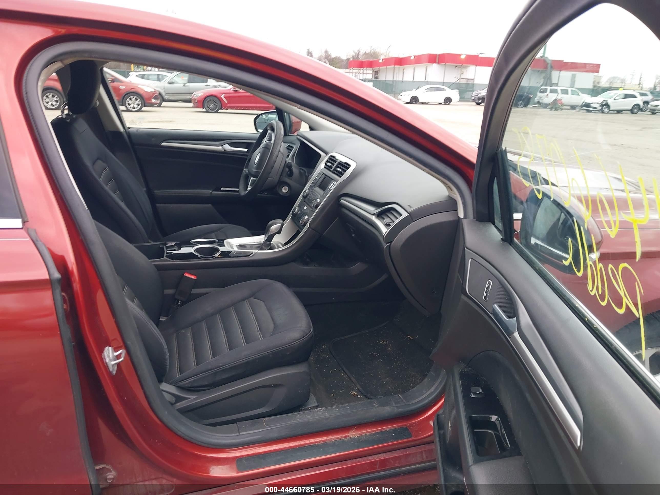 FORD FUSION image 5