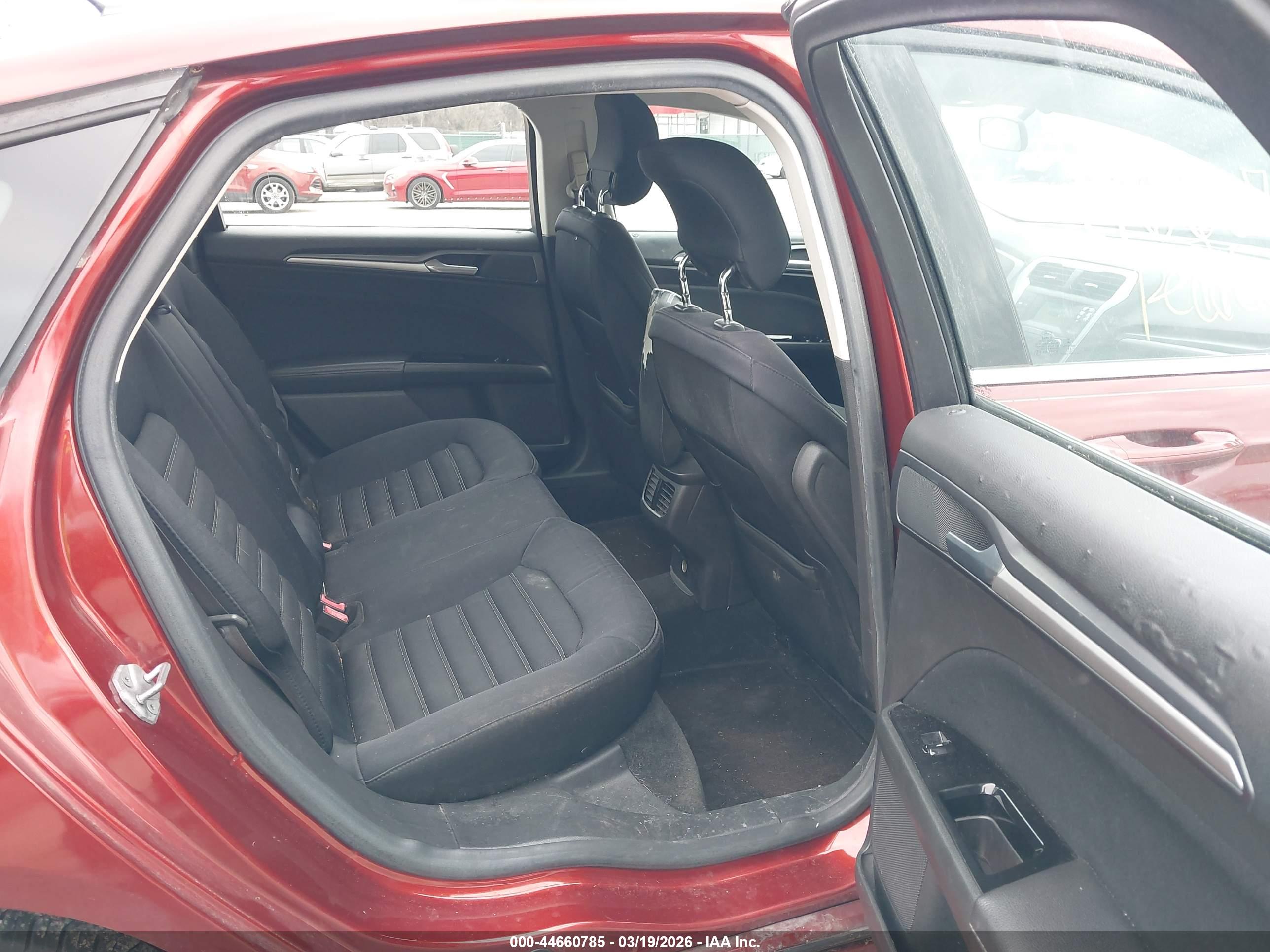 FORD FUSION image 8
