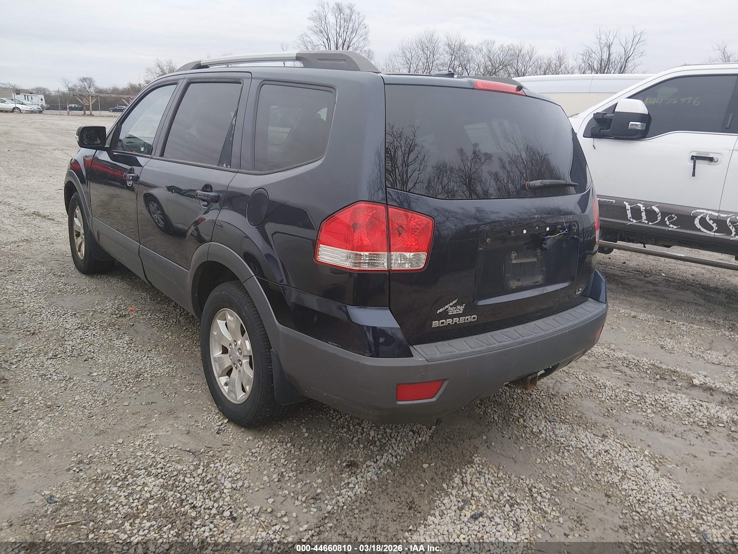 KIA BORREGO image 3
