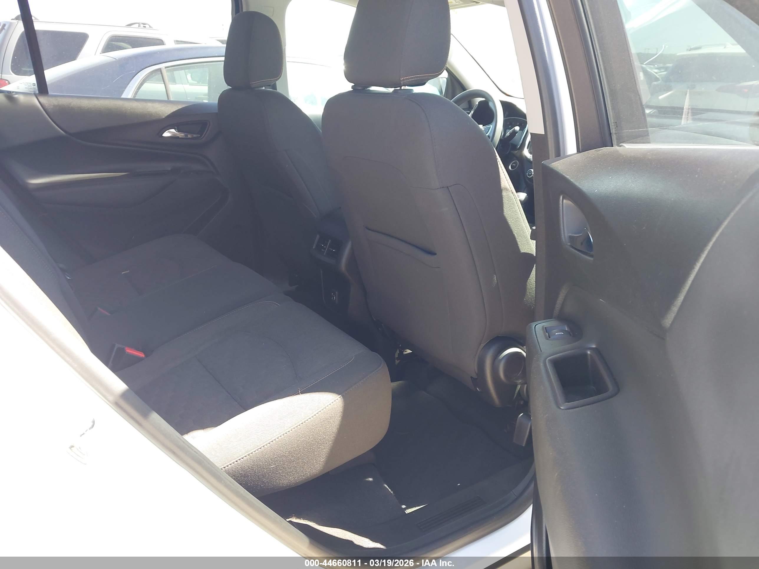CHEVROLET EQUINOX image 8