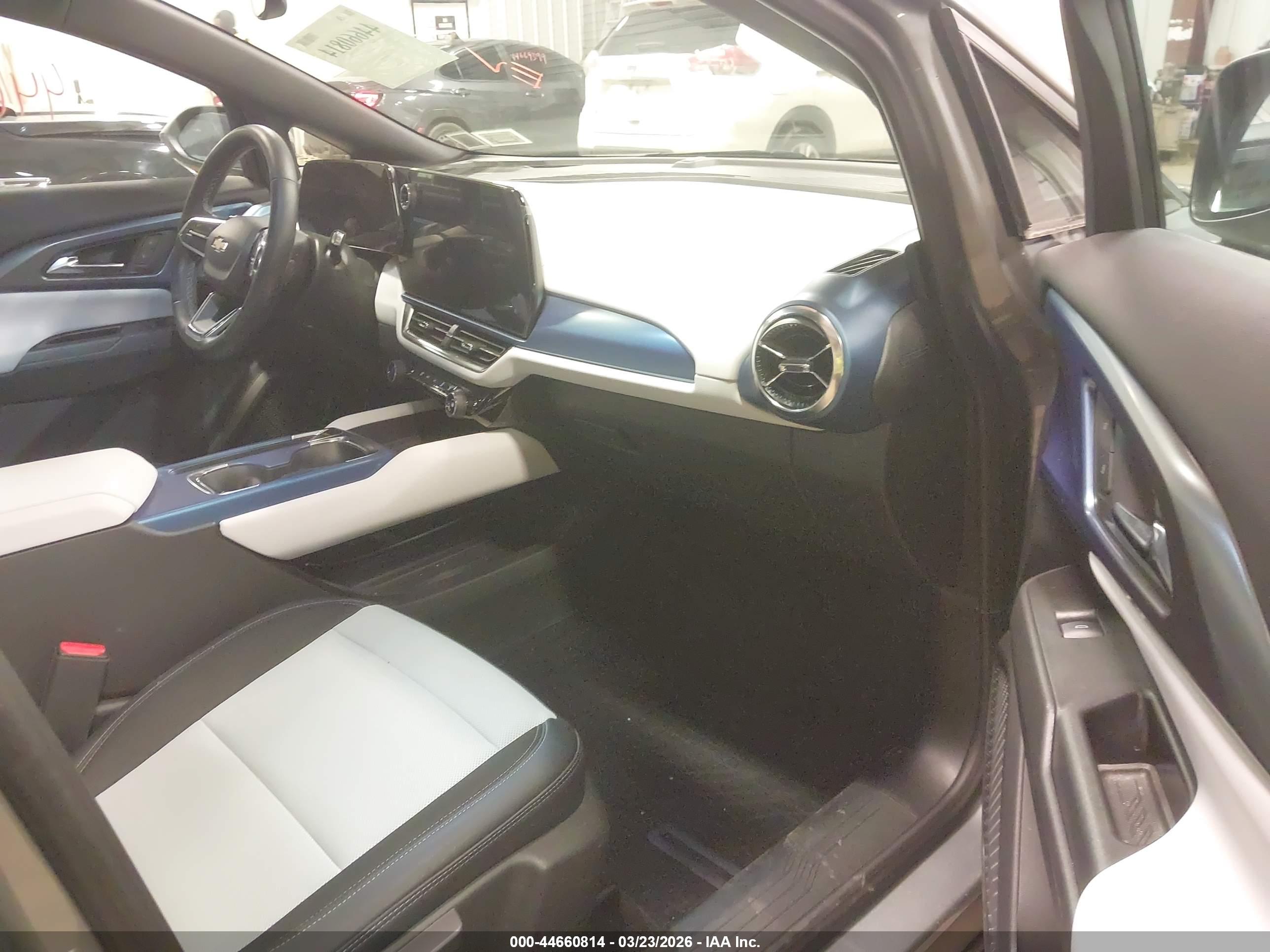 CHEVROLET EQUINOX image 5