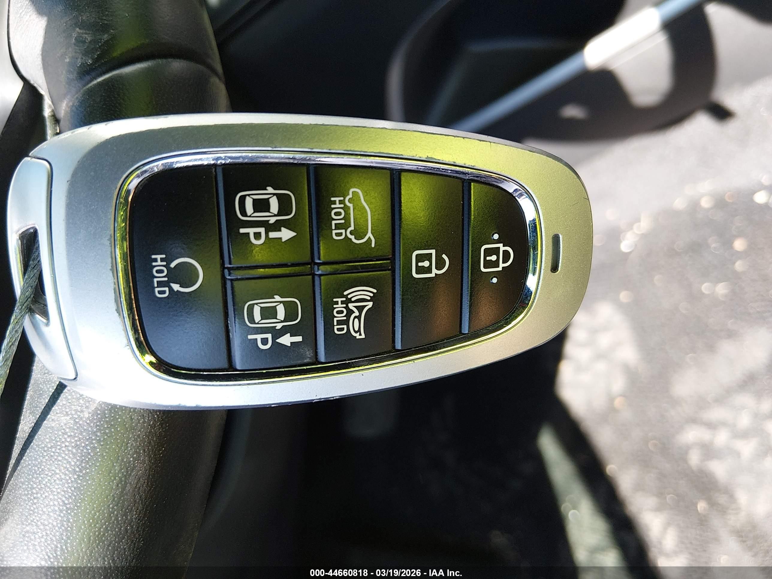 HYUNDAI TUCSON image 11