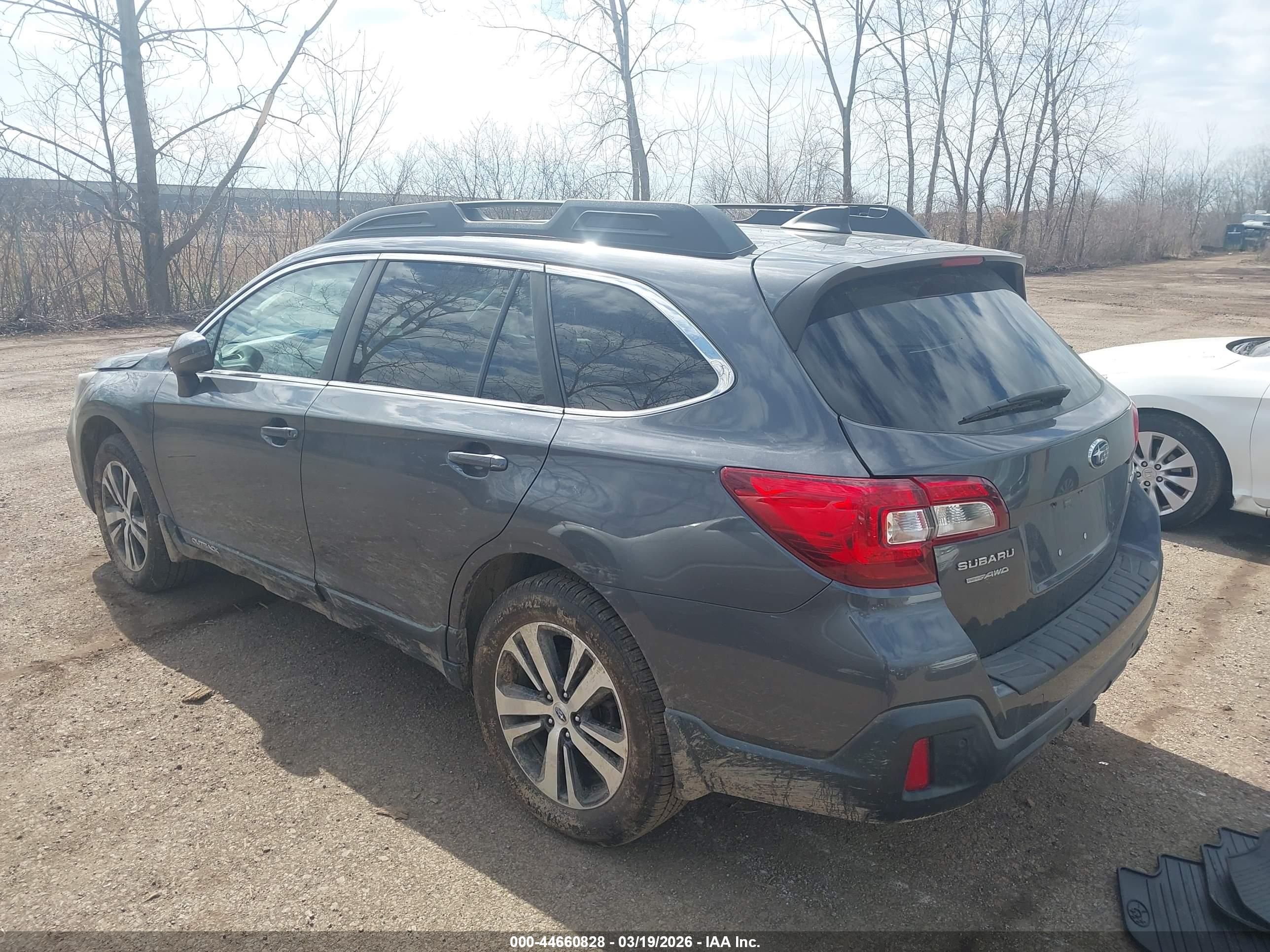 SUBARU OUTBACK image 3