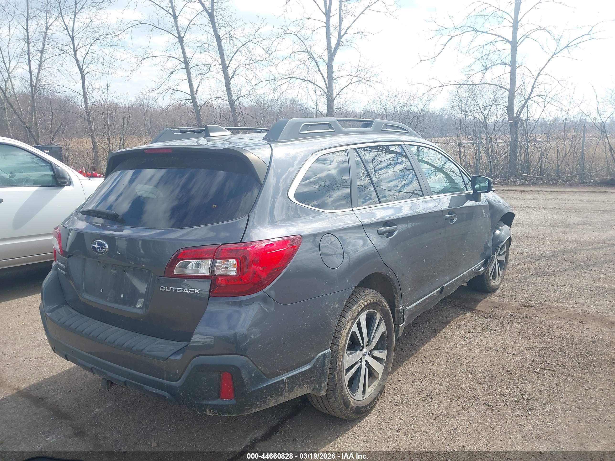 SUBARU OUTBACK image 4