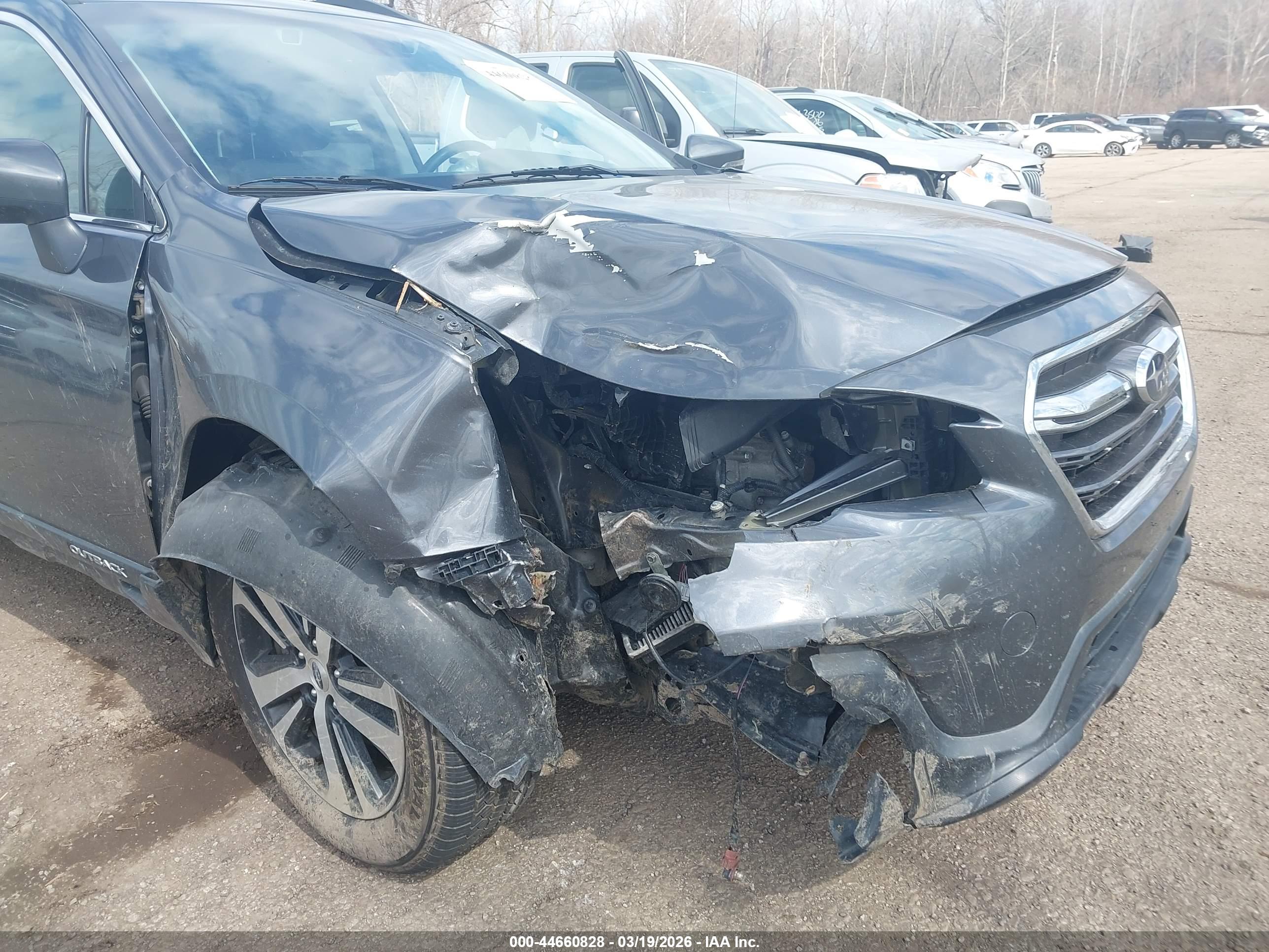 SUBARU OUTBACK image 6