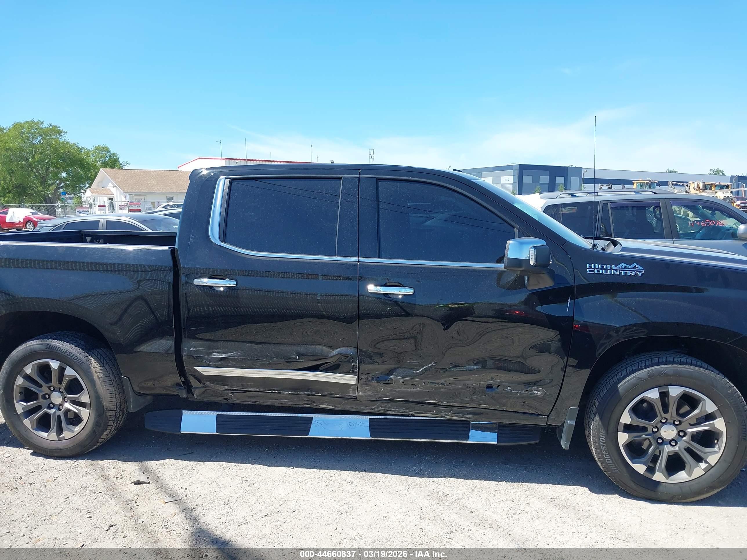 CHEVROLET SILVERADO image 6