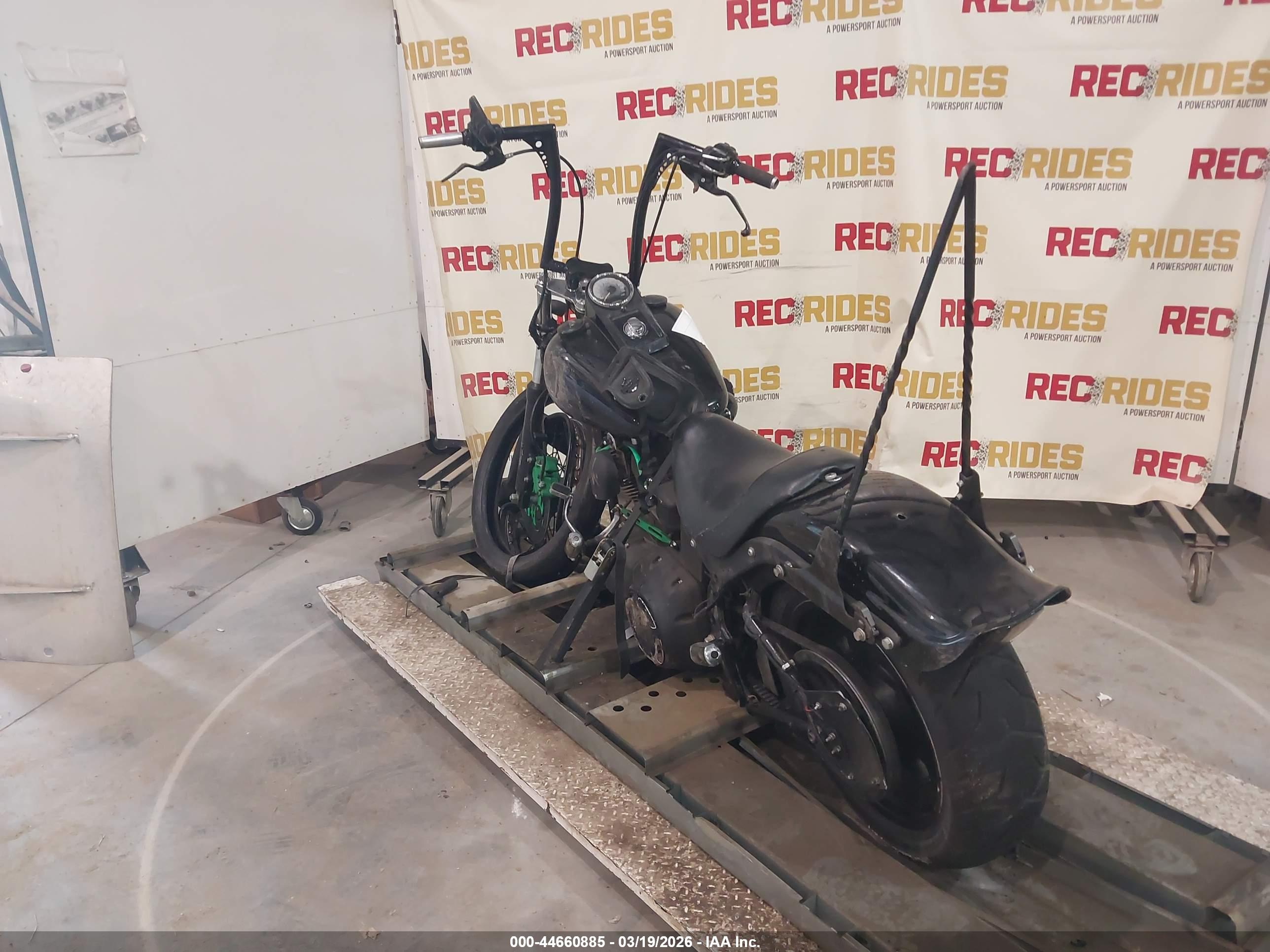 HARLEY-DAVIDSON FXSTB image 3