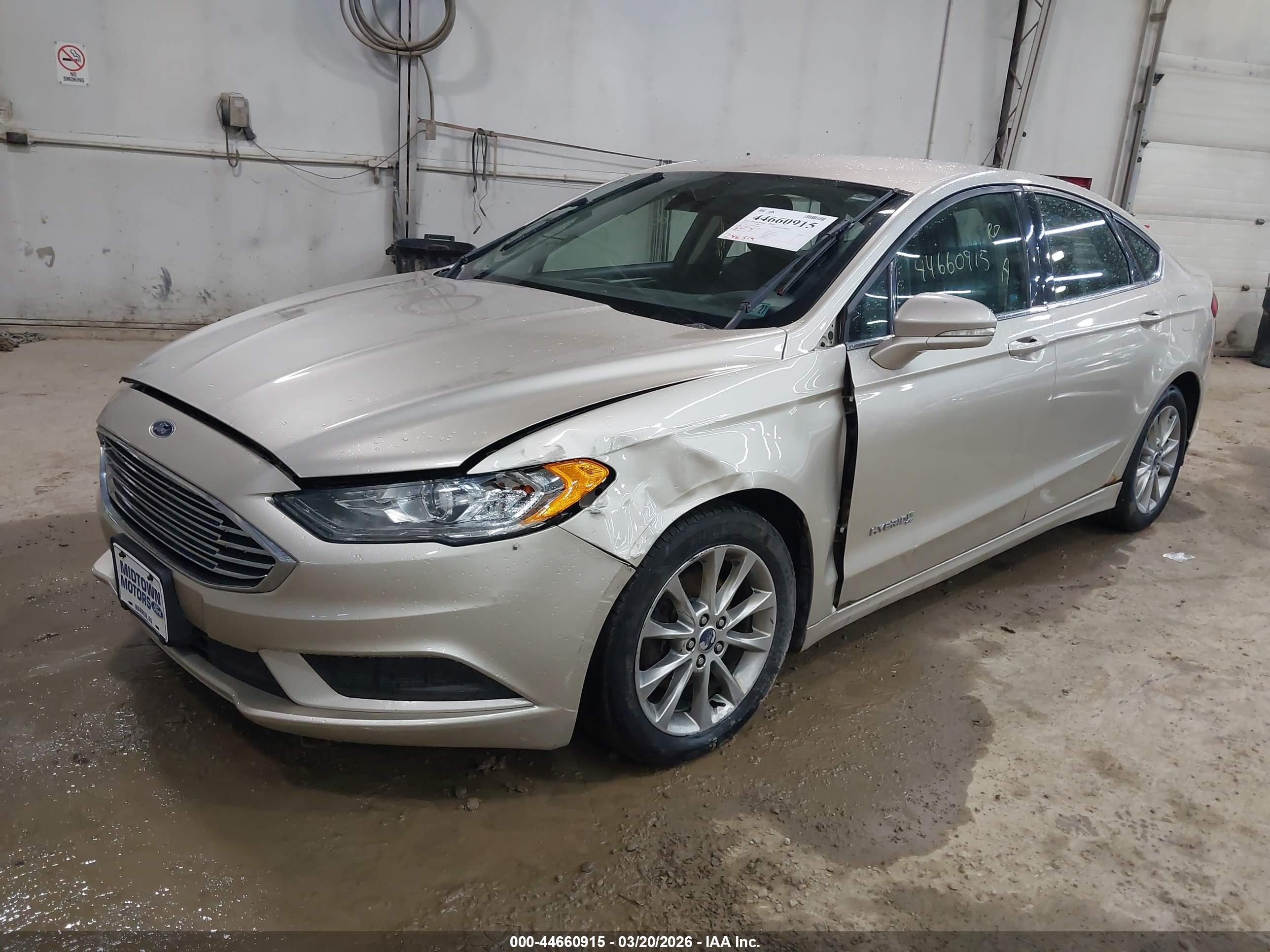 FORD FUSION image 2