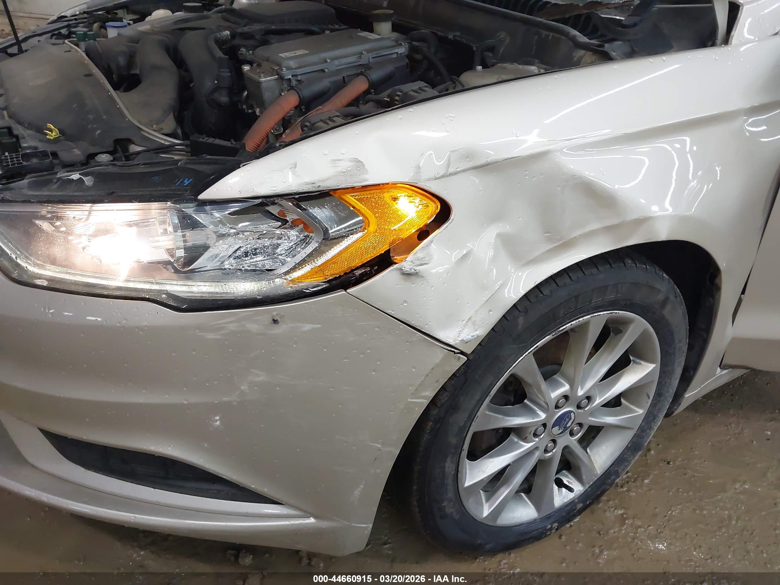 FORD FUSION image 6