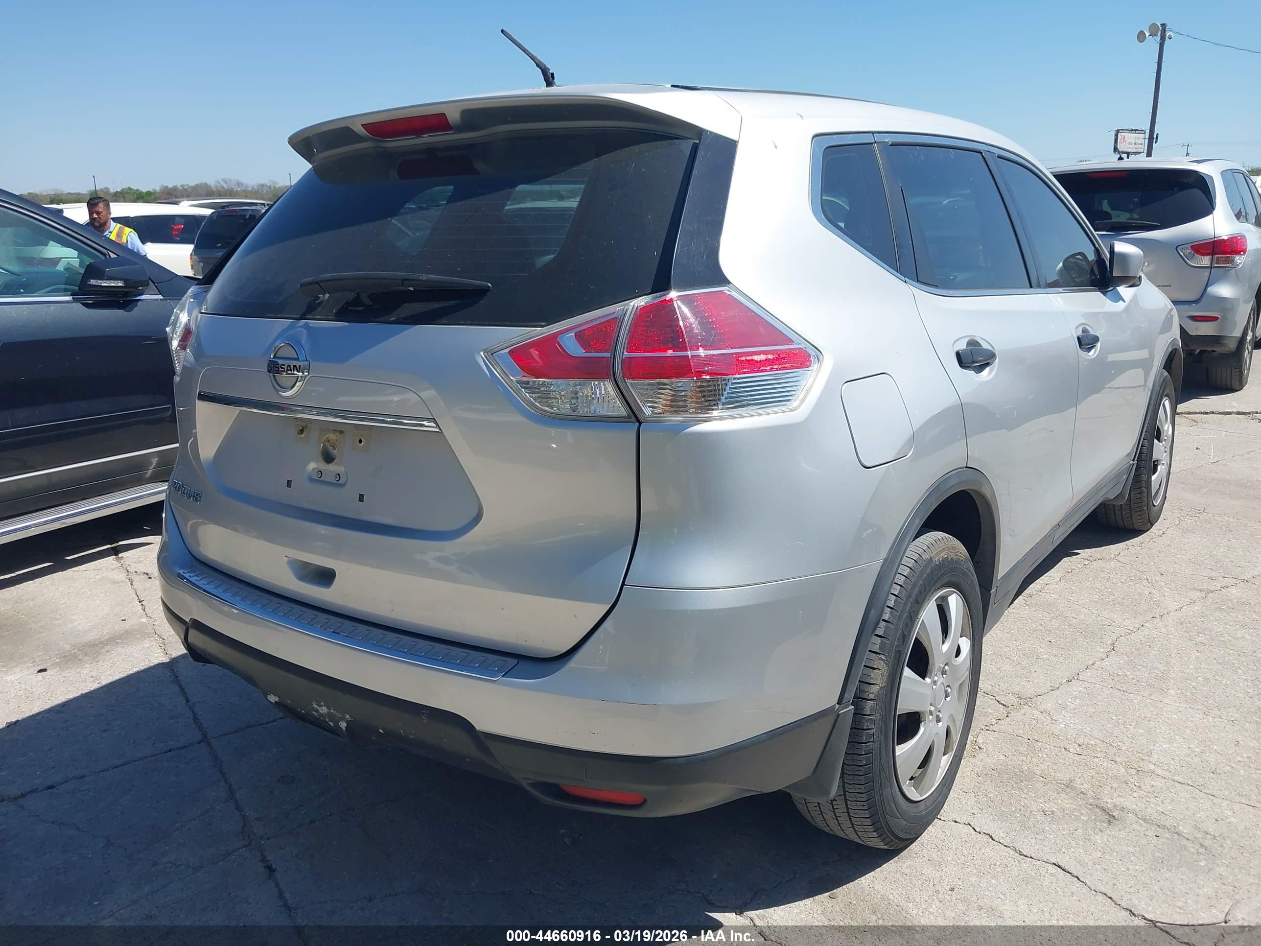 NISSAN ROGUE image 4