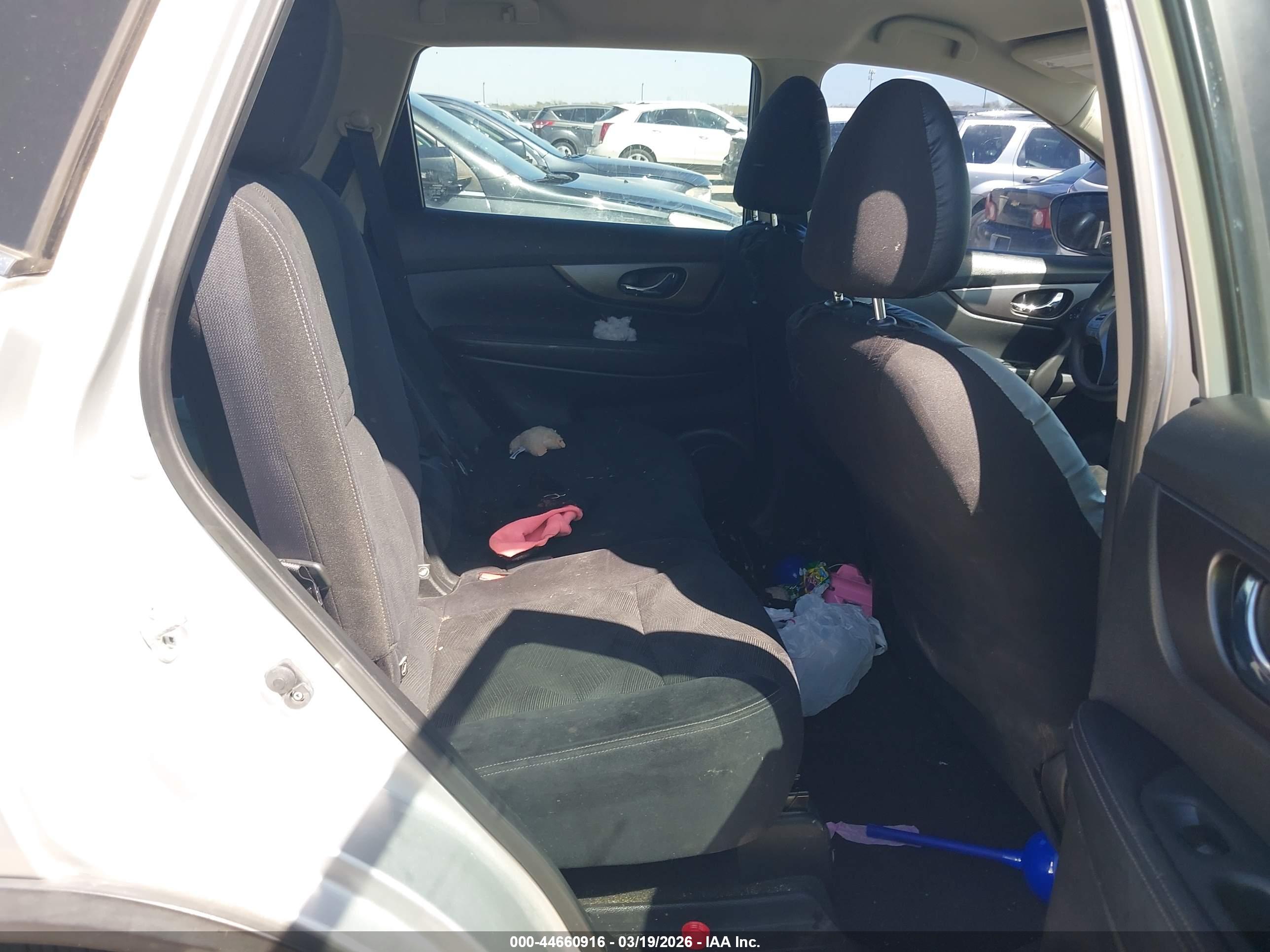 NISSAN ROGUE image 8