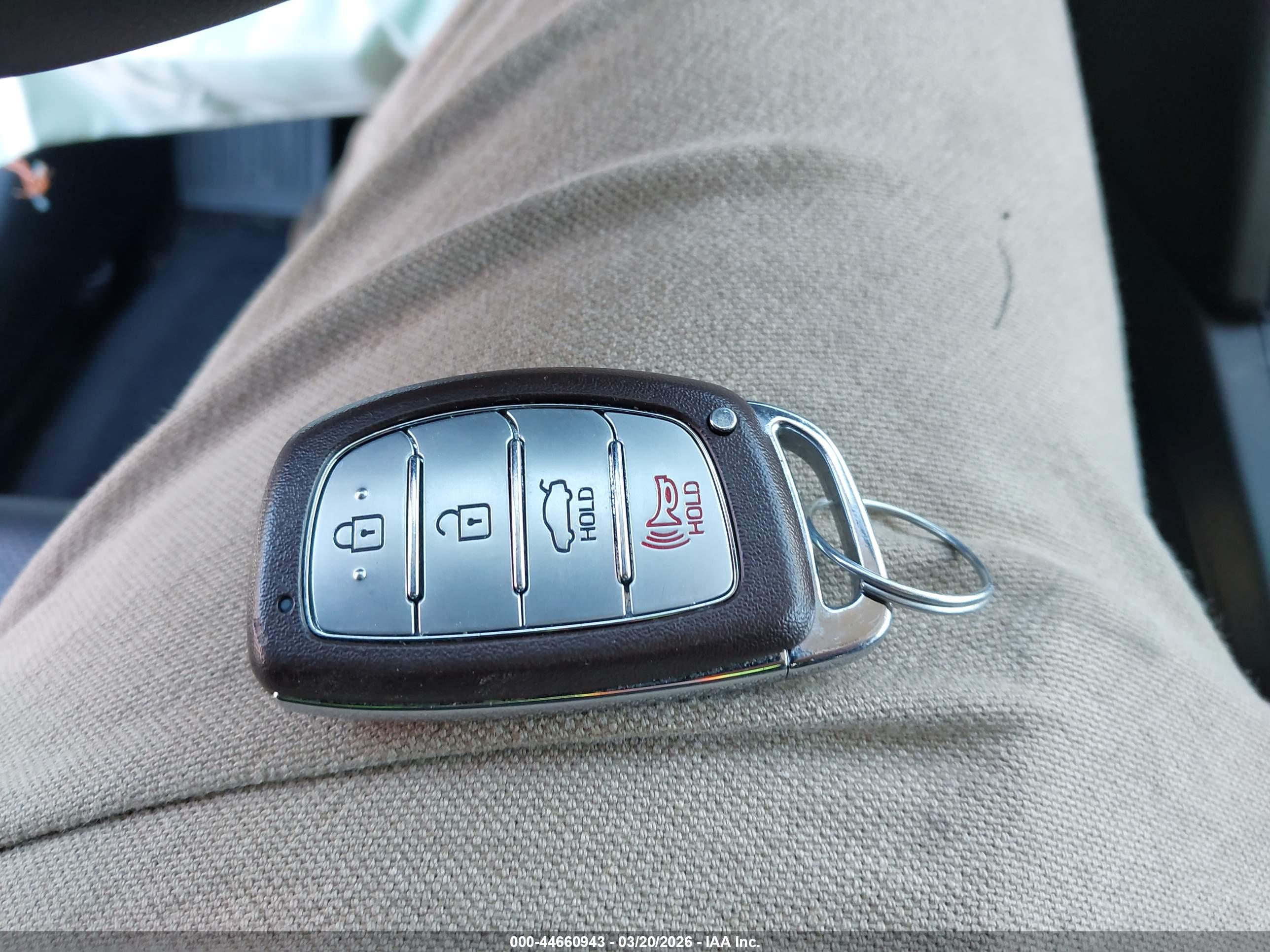 HYUNDAI ELANTRA image 11